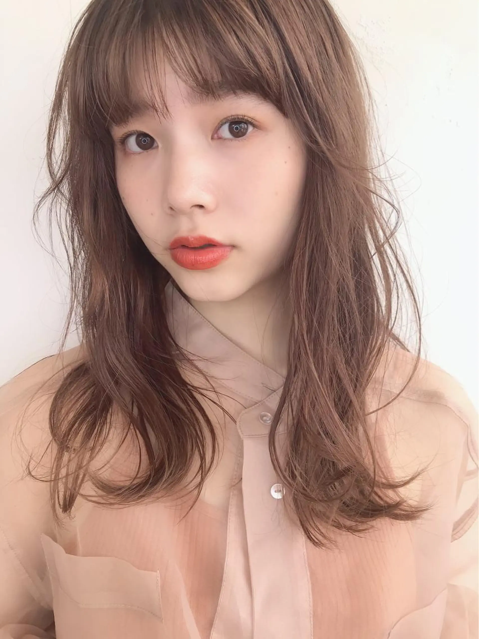セミロング 鎌倉 彩のヘアスタイル