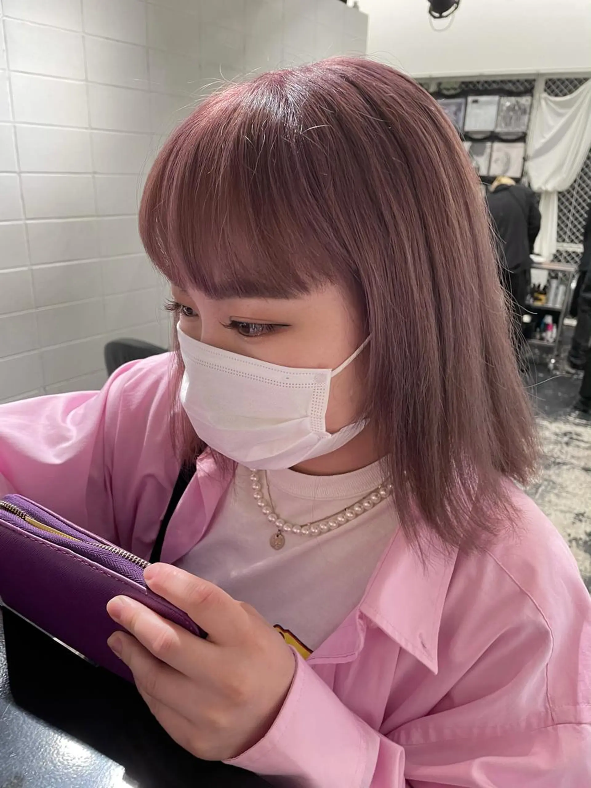 ミディアム カラー ヘアアレンジ ベージュカラー ブリーチ ピンクカラー ピンクベージュ カット ヘアカラー トリートメント 艶ハイトーン/ヘア アレンジAYAKAのヘアスタイル