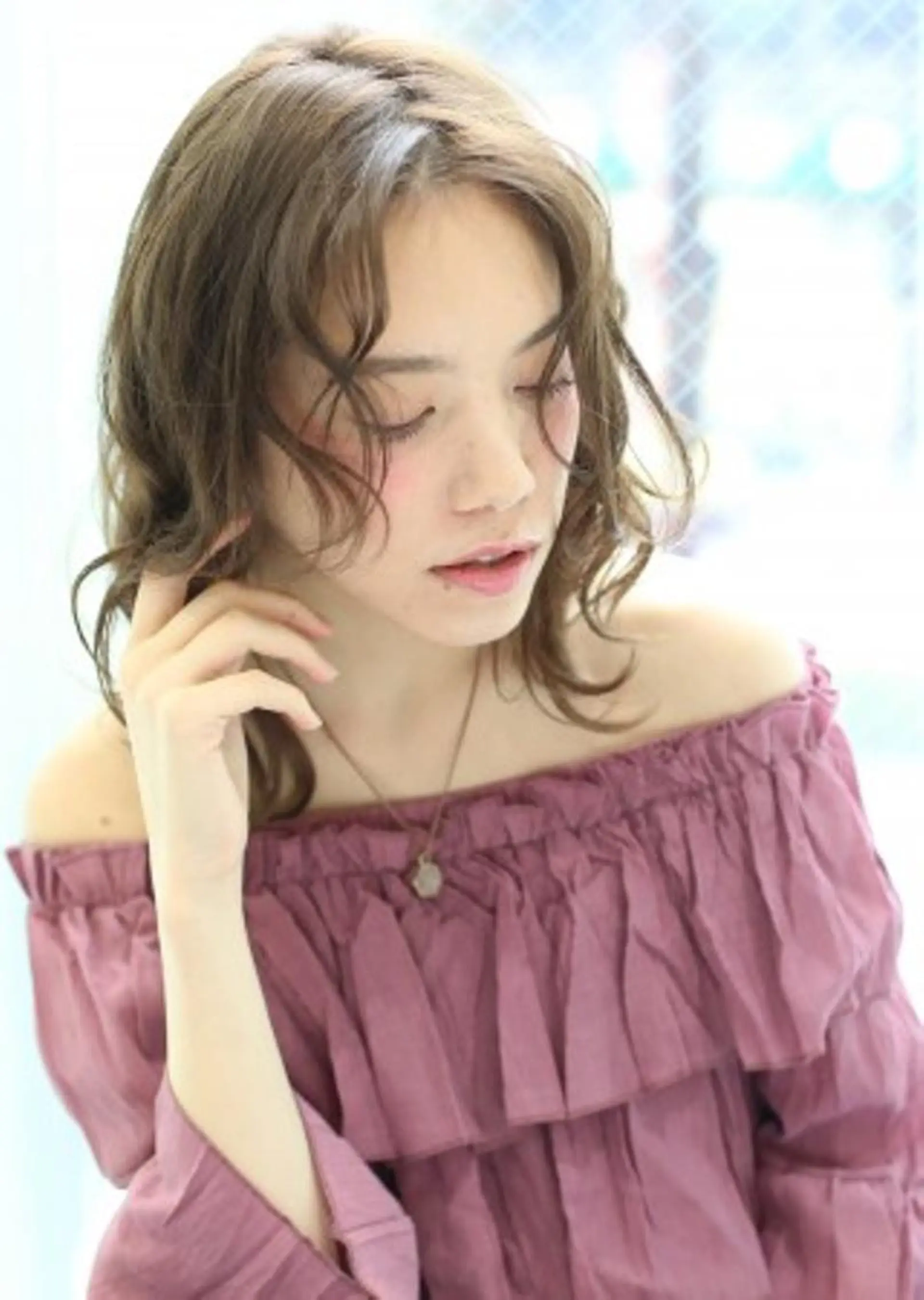 ミディアム 小林 永佳のヘアスタイル