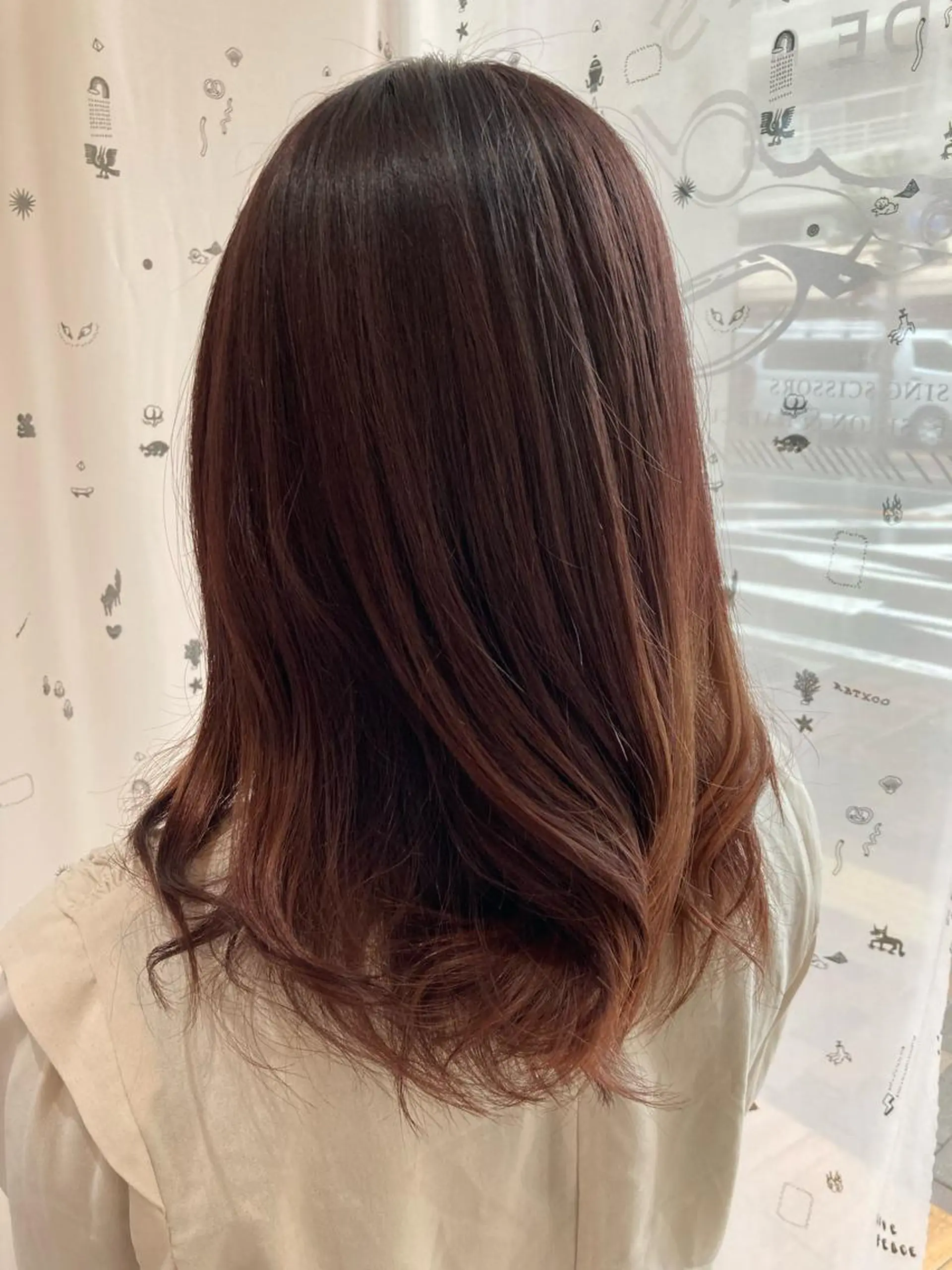 ミディアム カラー CoCooN Hiromiのヘアスタイル