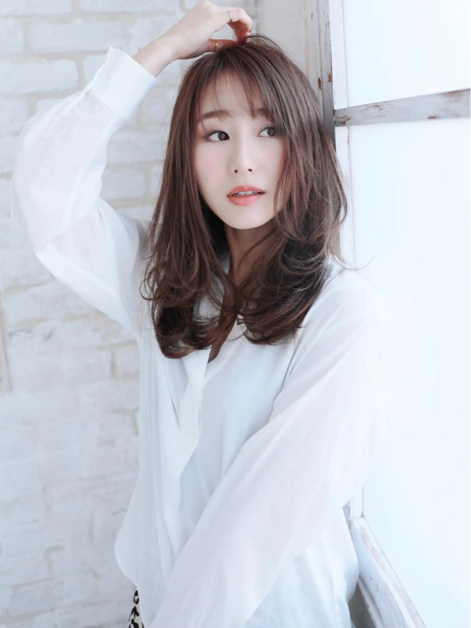 セミロング カラー 透明感カラー ハイライトカラー ハイトーンカラー ハイライト &グループ代表取締役 KOHEIのヘアスタイル
