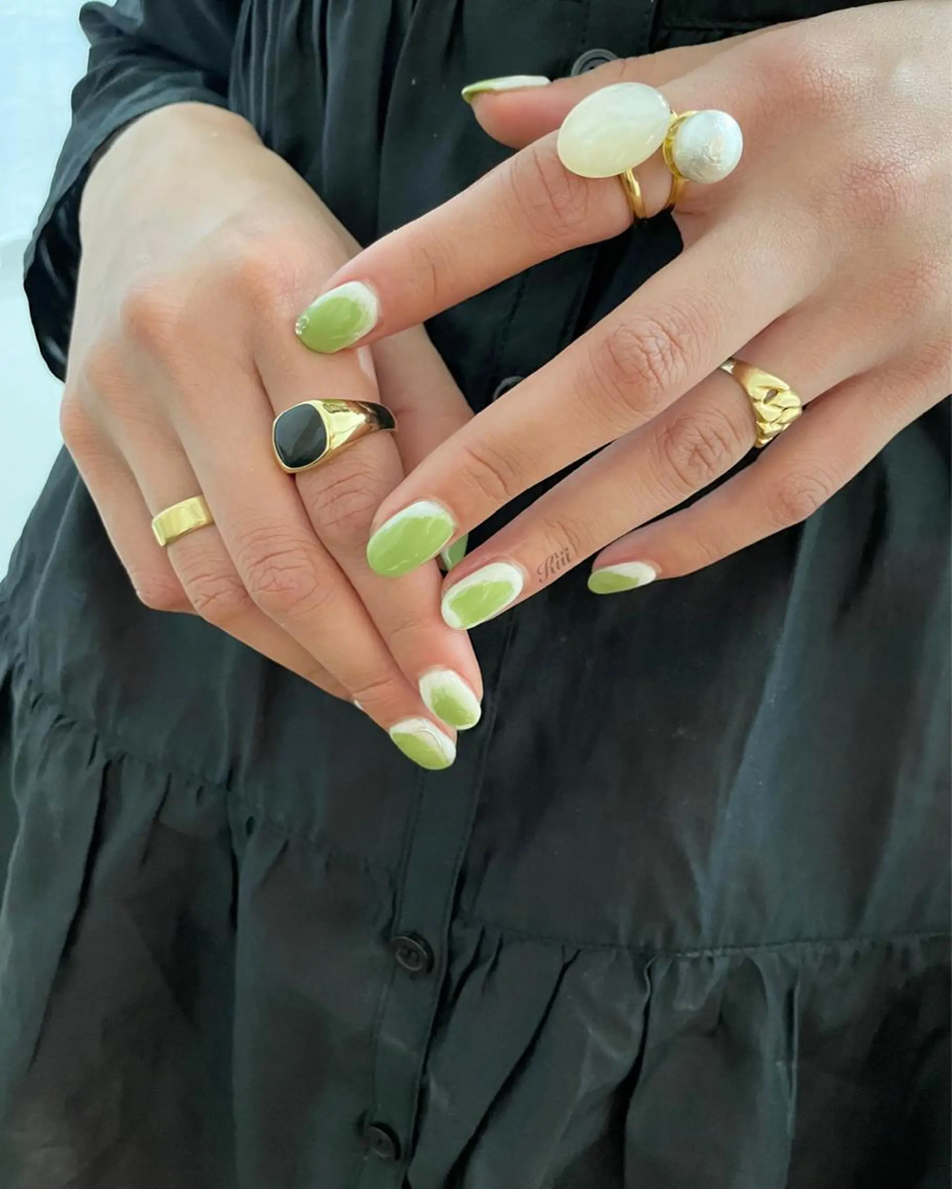 ネイル ハンドネイル フットネイル kiii.__ ✴︎*のネイルデザイン