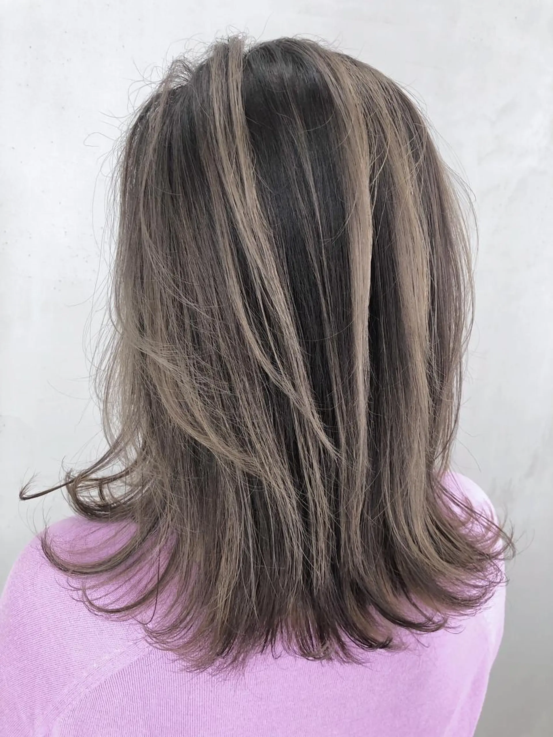 ミディアム カラー パーマ ヘアアレンジ バレイヤージュ レイヤーカット ITbyALBUM 中野店のヘアスタイル