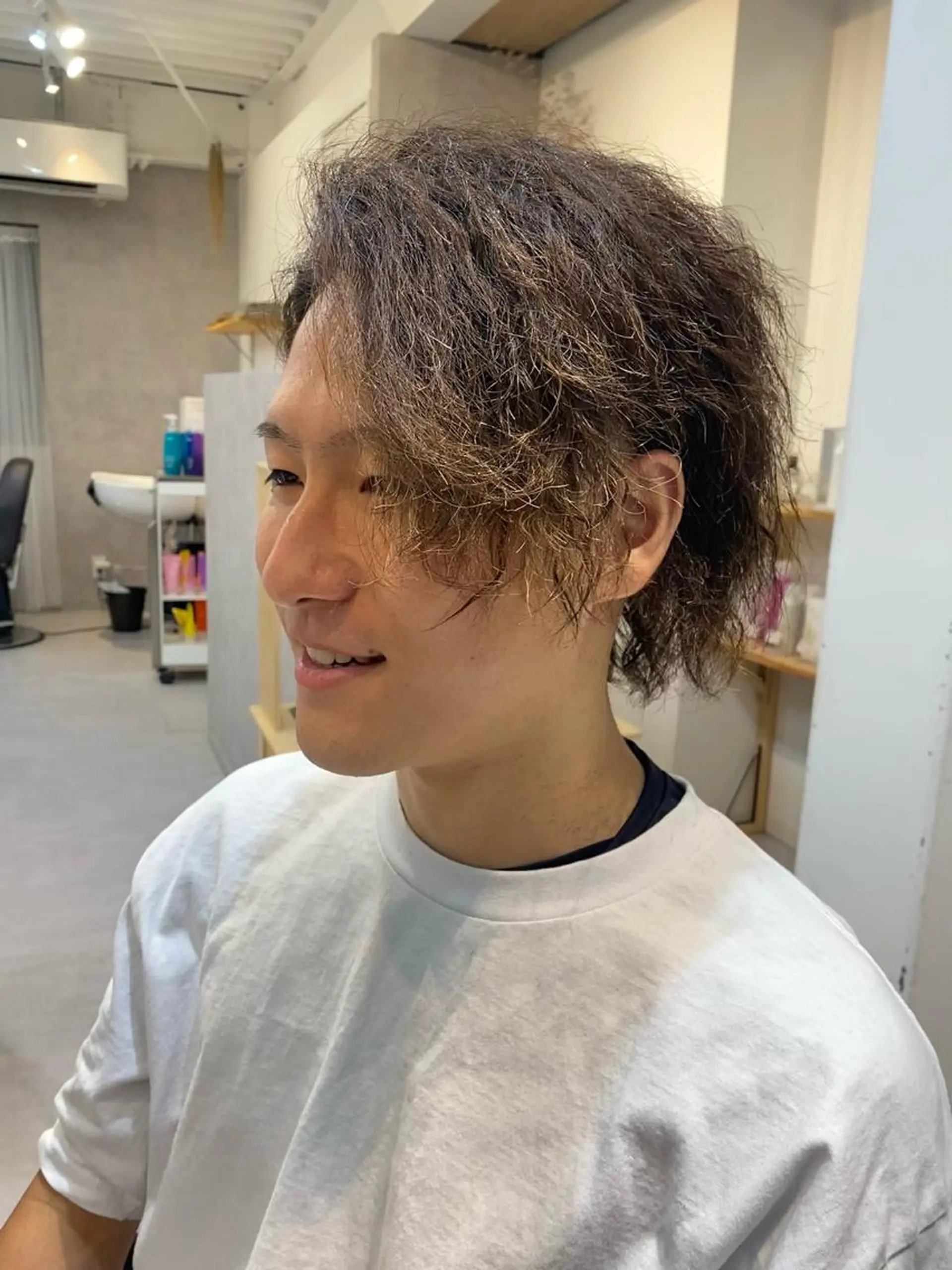 ミディアム パーマ メンズ カット パーマ トリートメント 似合う髪型が 分からない方へのヘアスタイル