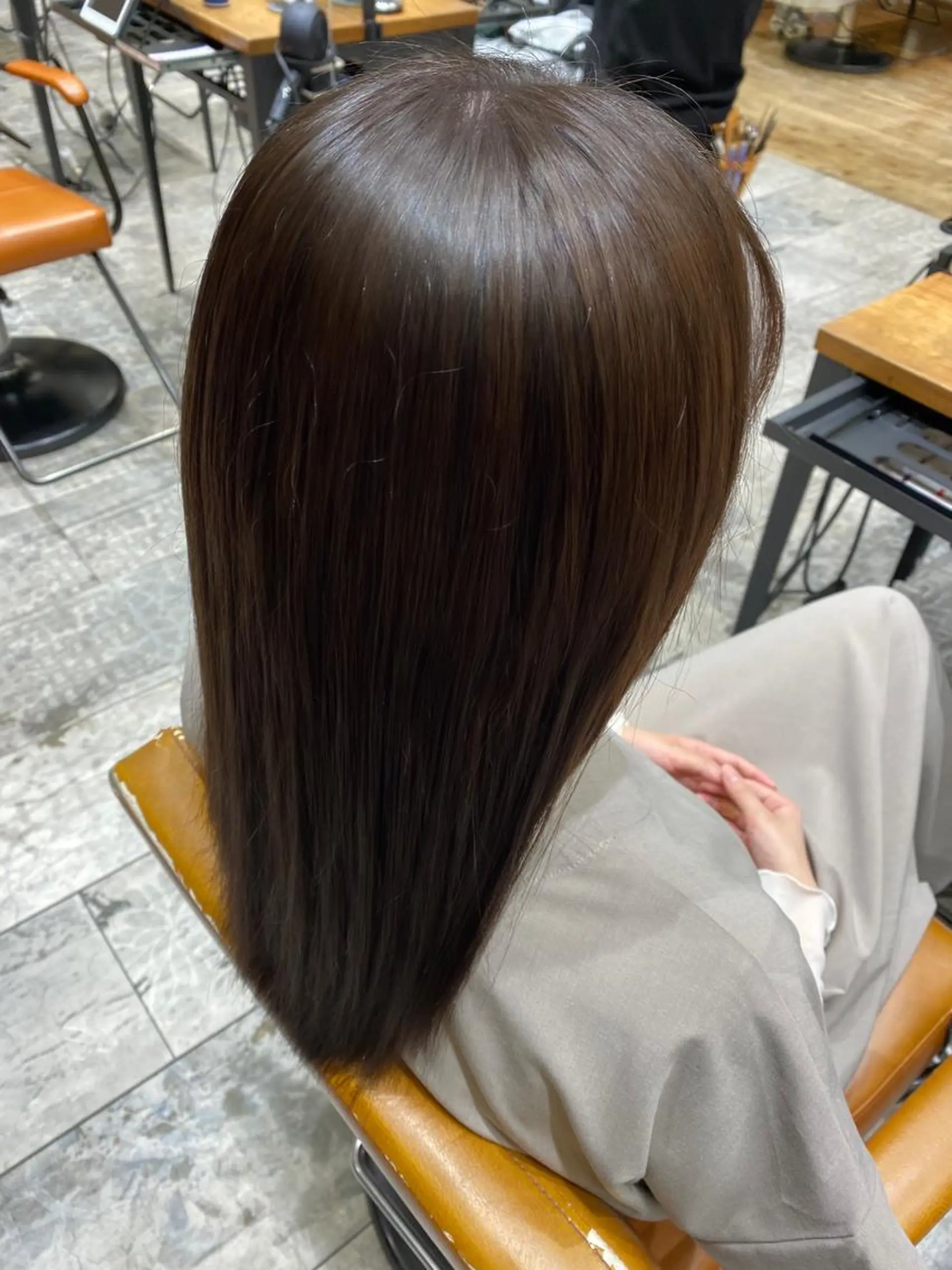 カラー 新宿/レイヤー 顔周りカット溝手優太のヘアスタイル