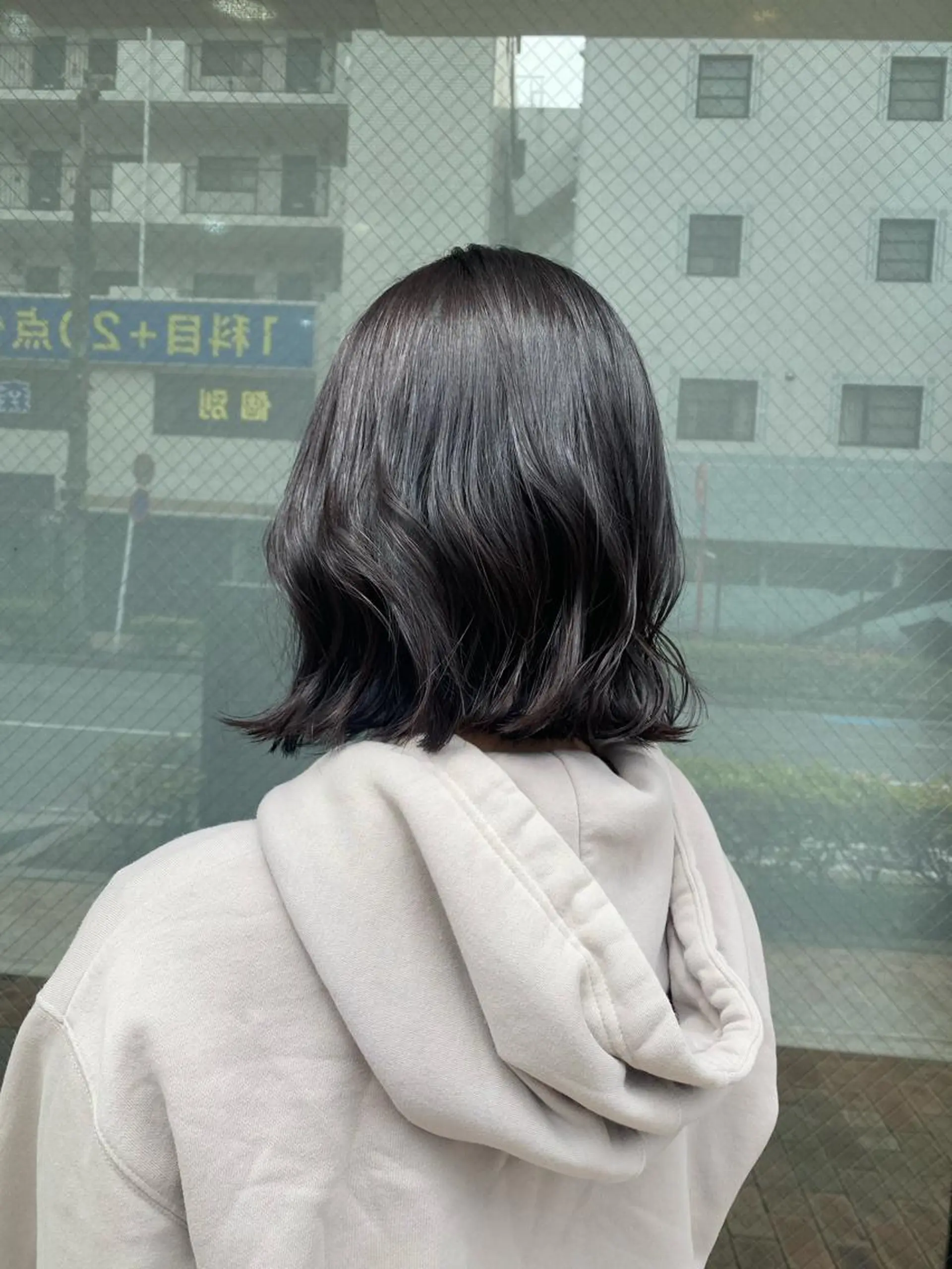 ミディアム カラー 黒髪 ブリーチ サプリームヘア 飯田みち瑠のヘアスタイル