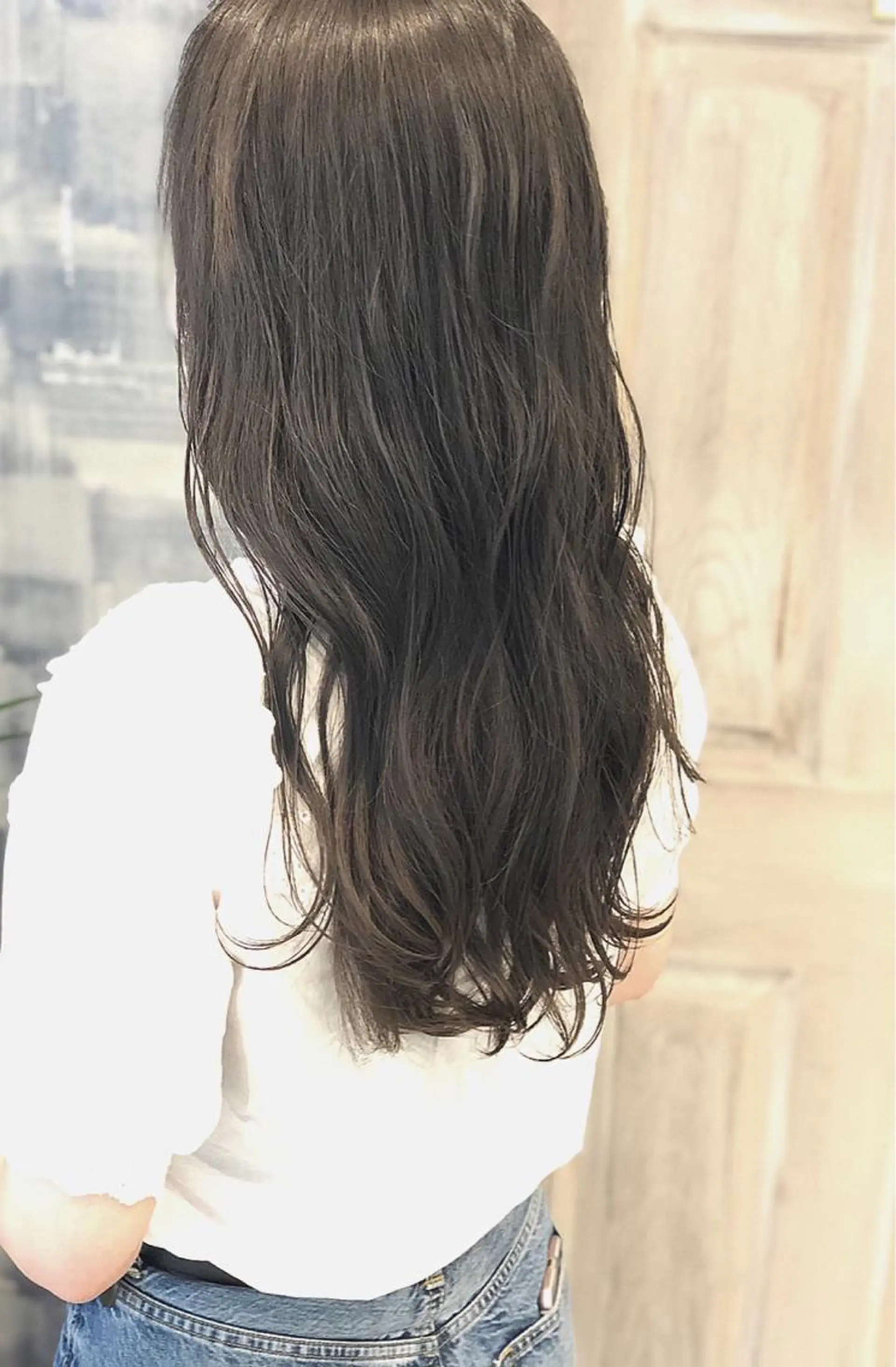 ロング カラー ブリーチ 日高 香織のヘアスタイル
