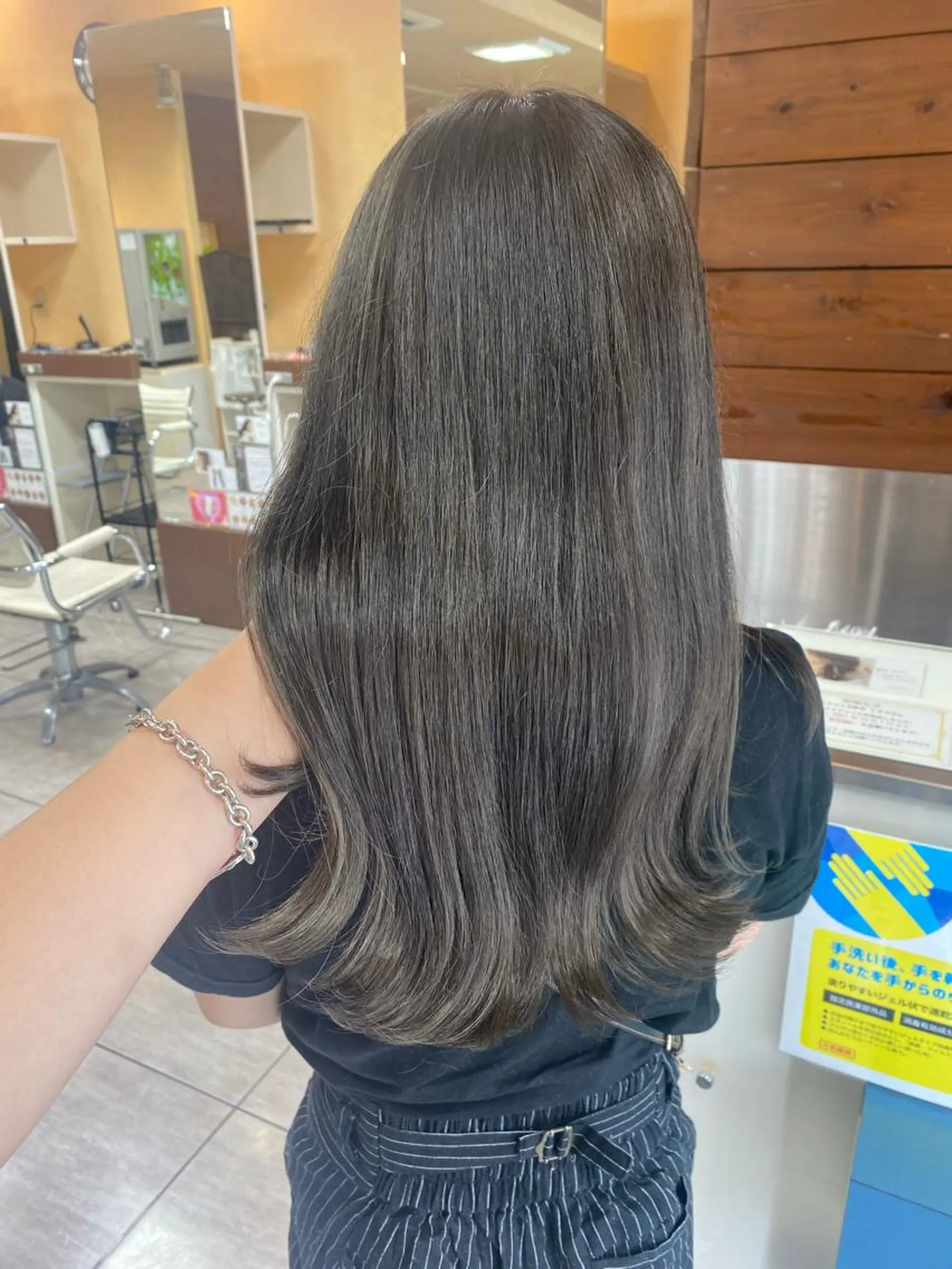 セミロング カラー パーマ ヘアアレンジ ネイル マツエク・マツパ 川上 麻梨阿のヘアスタイル