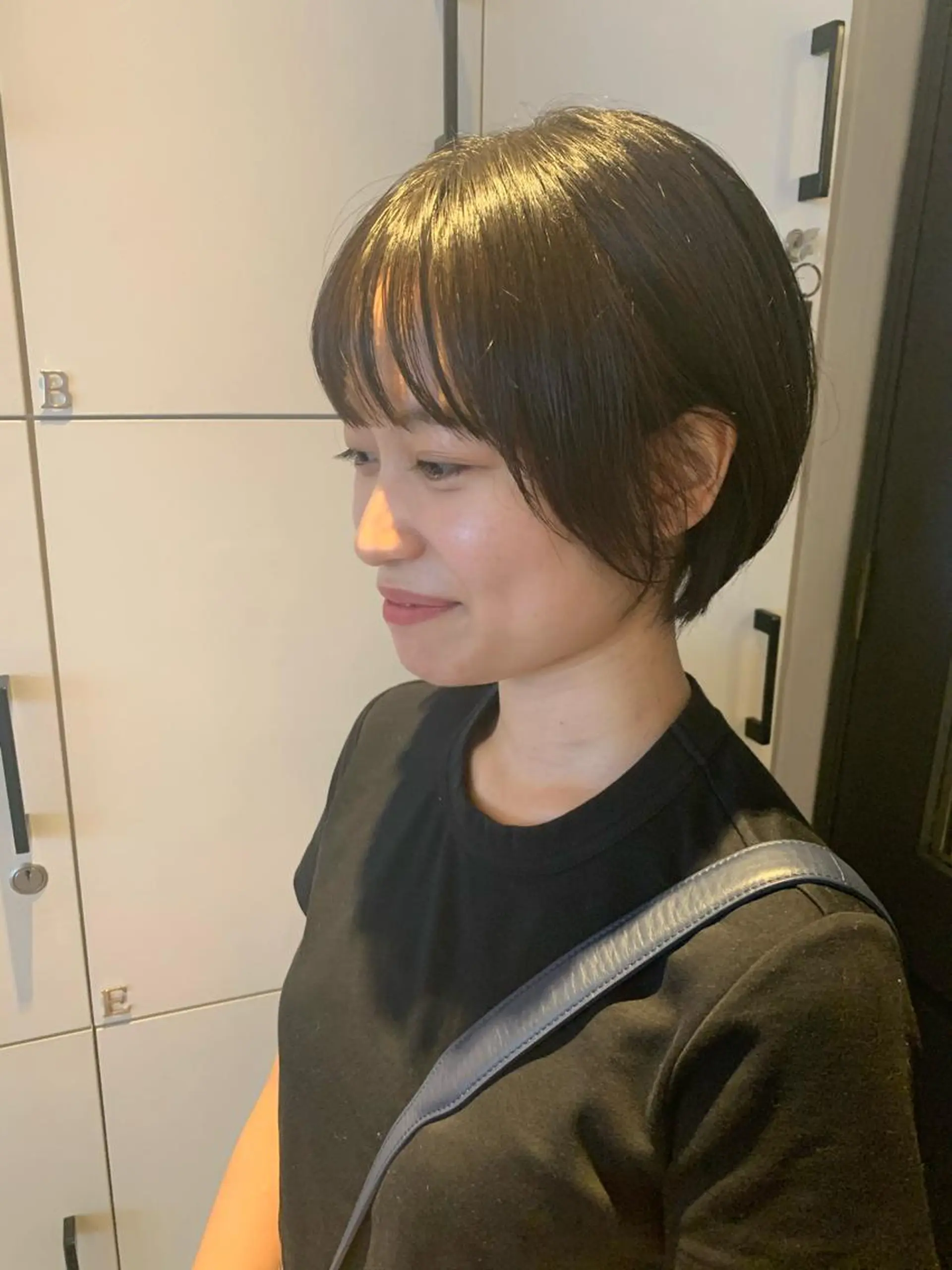 ショート カラー パーマ ヘアアレンジ メンズ キッズ ネイル マツエク・マツパ 丸みショート 黒髪 ショートヘア ショートネイル ウルフレイヤーカット /チヒロのヘアスタイル