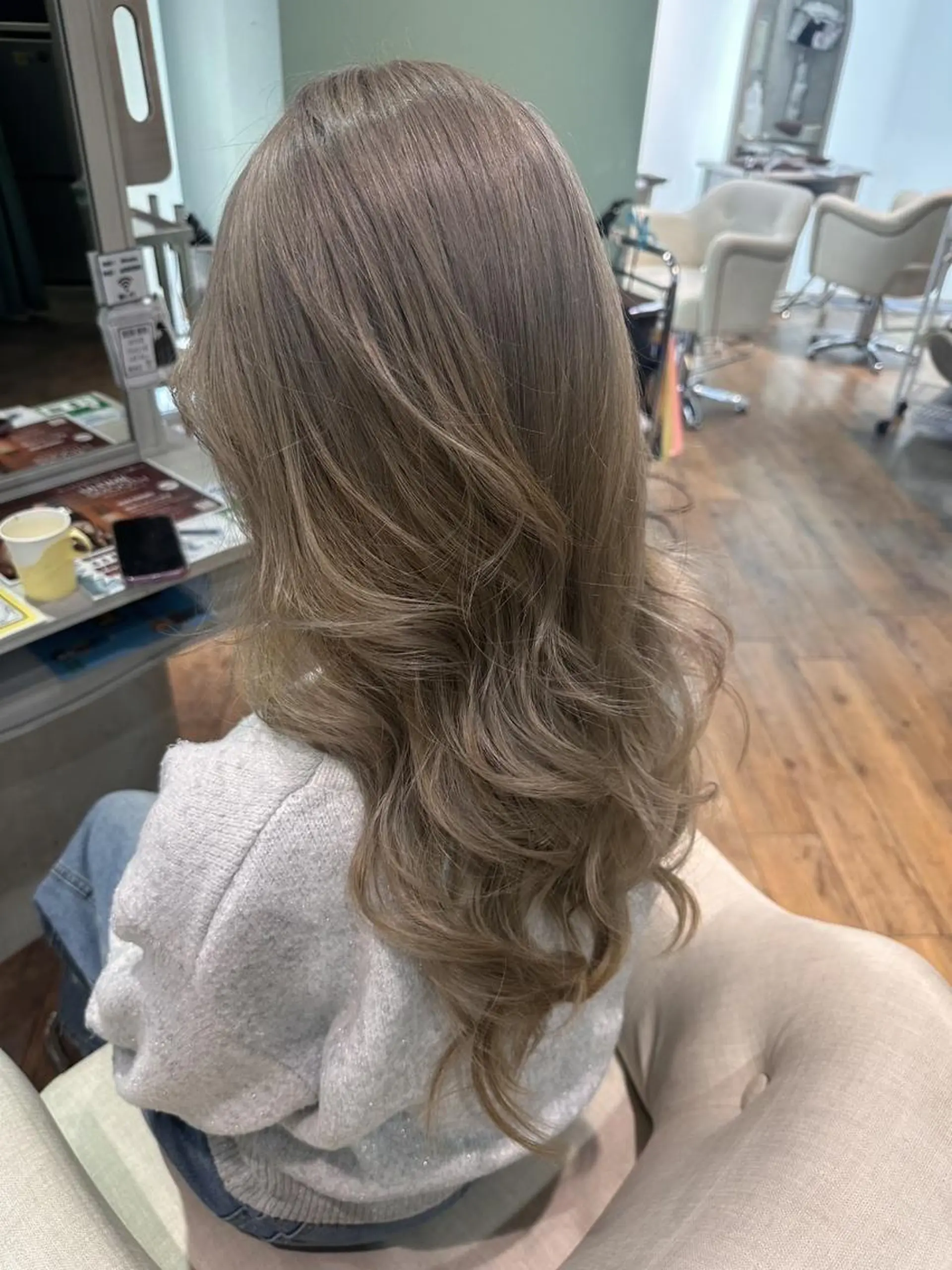 ロング Mirashy 成田のヘアスタイル