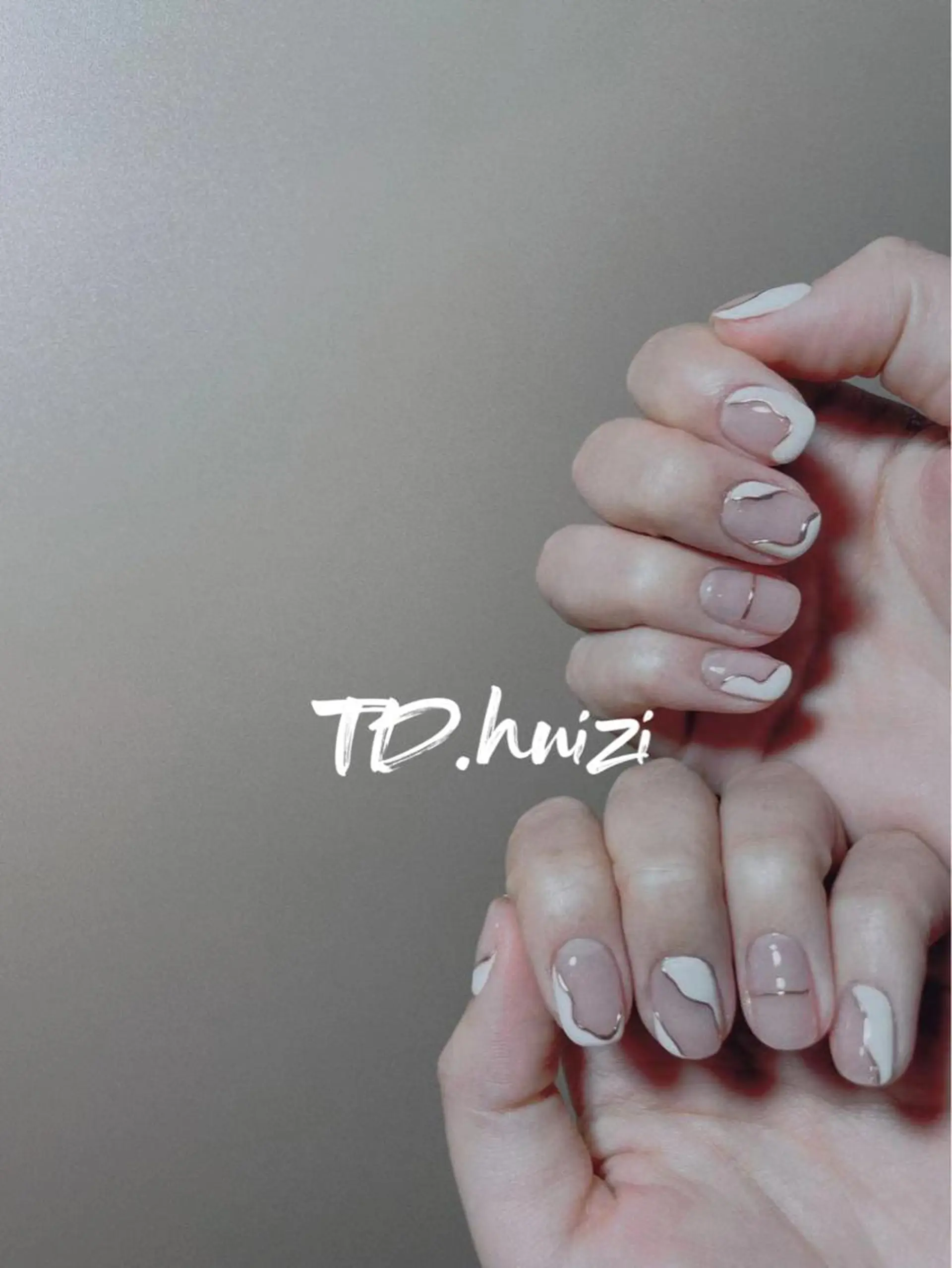 ミディアム めぐみのネイルサロン スタッフ練習のネイルデザイン