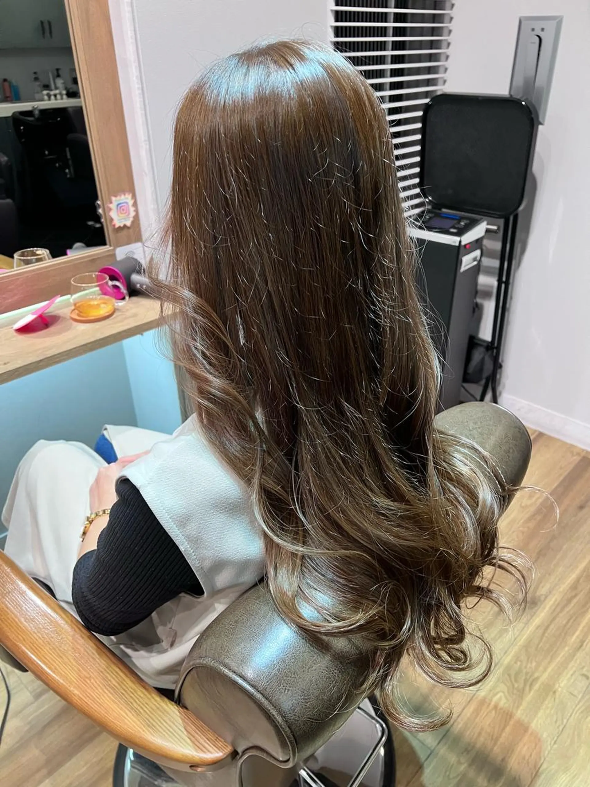 ロング カラー ベージュカラー ハイライトカラー ハイライト ヘアカラー トリートメント ツキダテ ユイのヘアスタイル