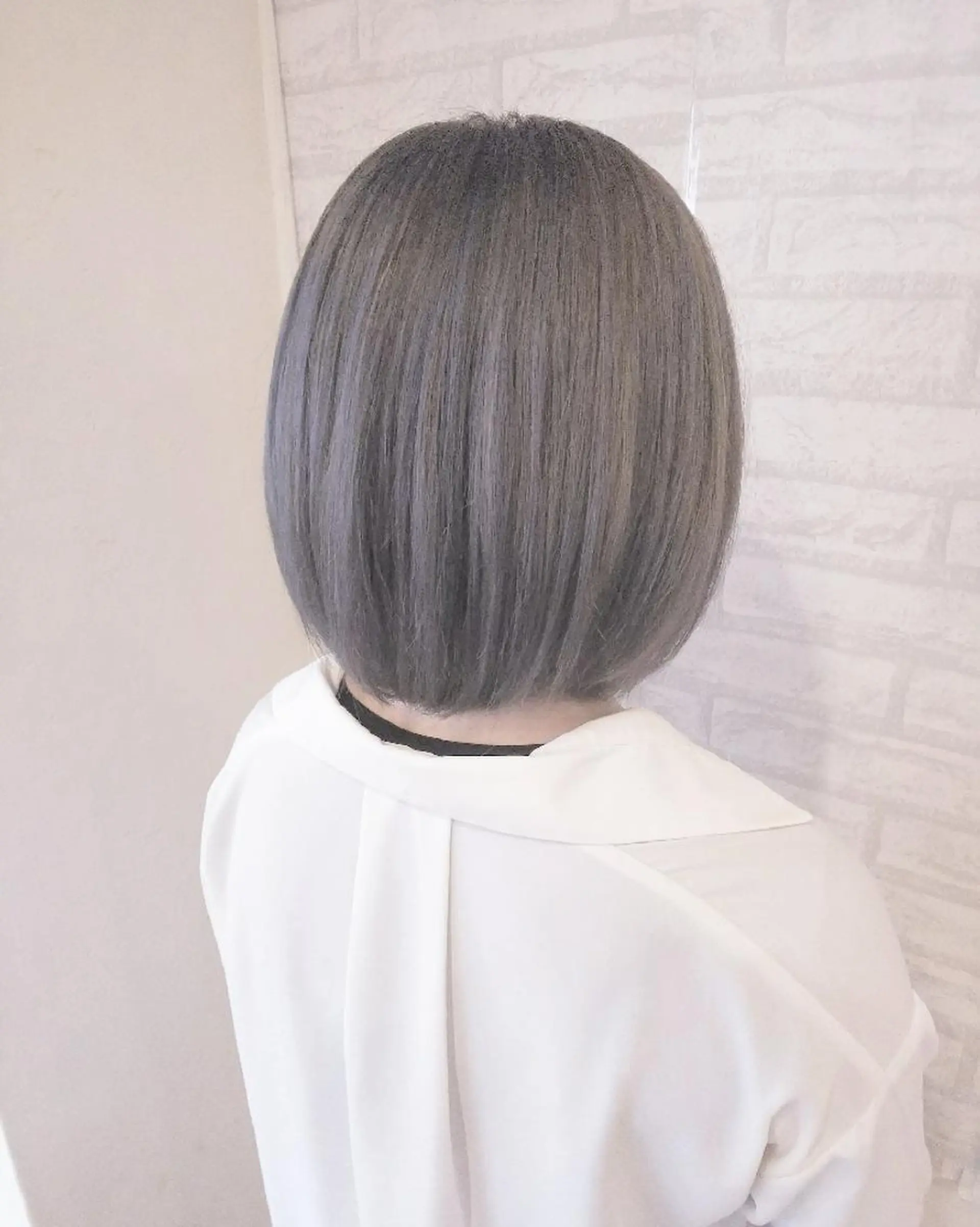 ミディアム カラー アッシュ シルバー シルバーアッシュ RU RIのヘアスタイル