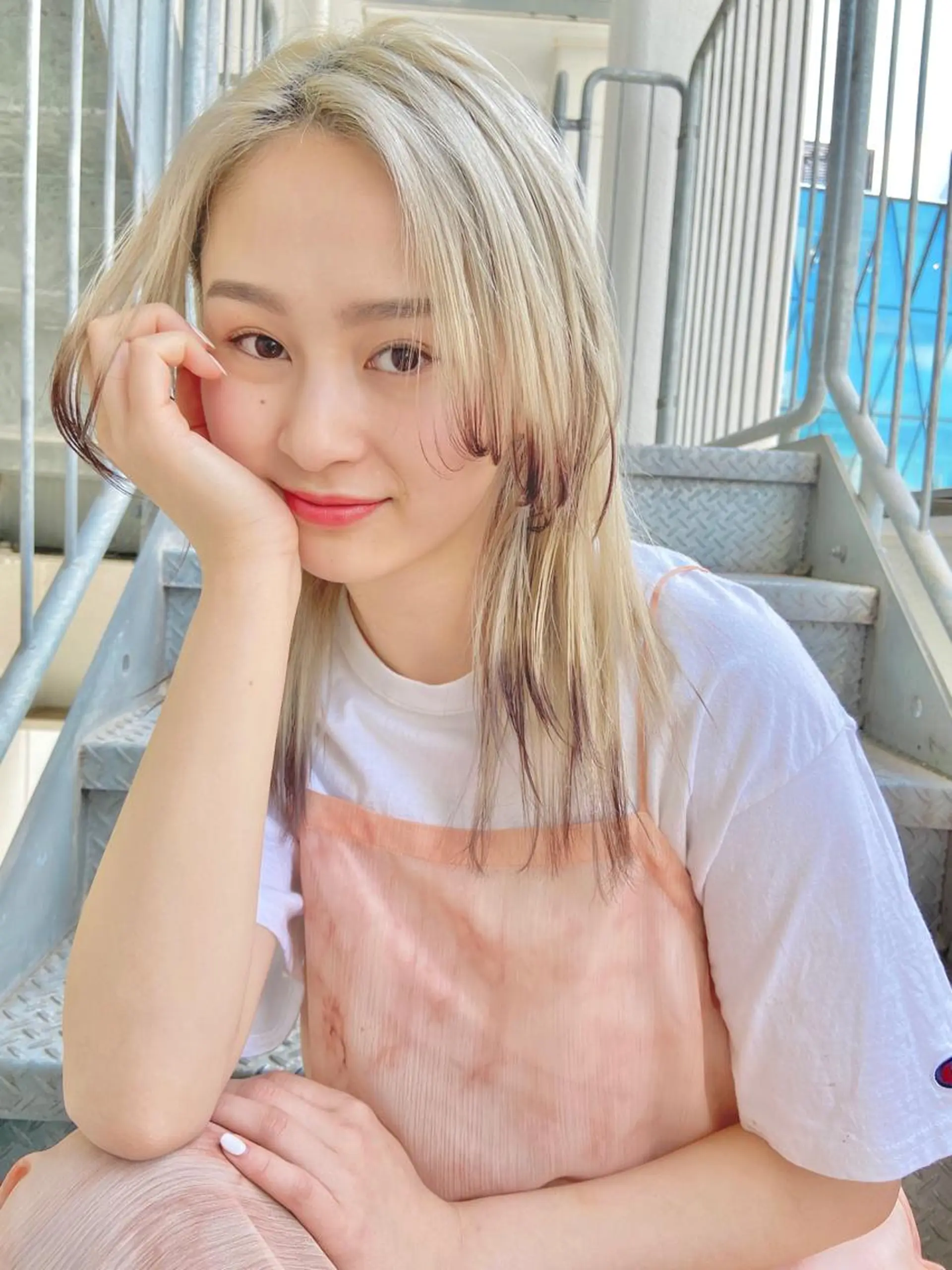 セミロング カラー ヘアアレンジ ブリーチ 天神レイヤーカット No.1💖マユカのヘアスタイル