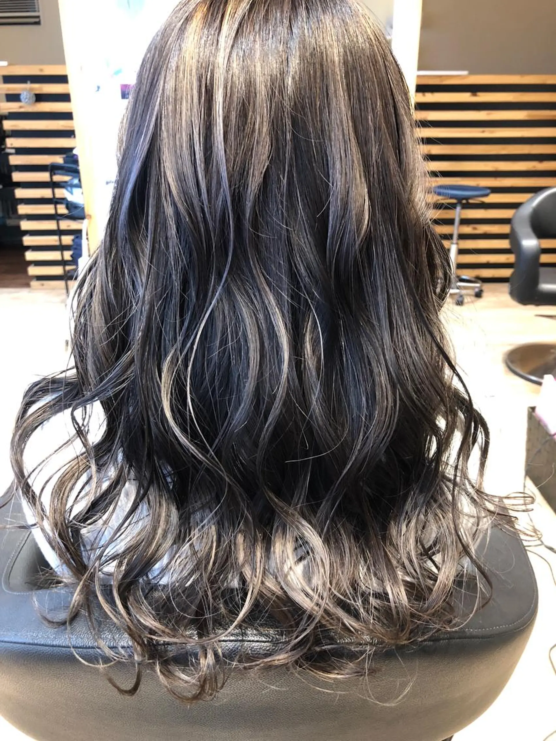 カラー 早川 真幸のヘアスタイル