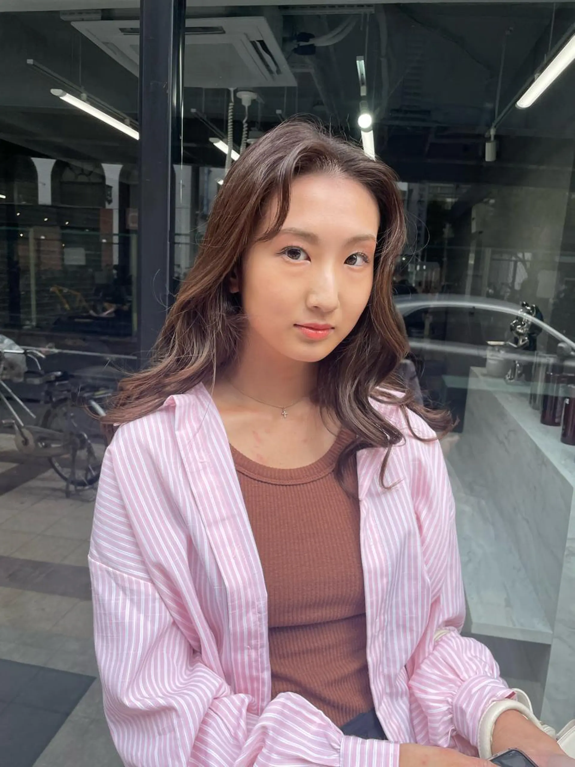 セミロング ヘアアレンジ くびれヘア ヨシンモリ 韓国風ヘア ヘアカラー トリートメント #韓国ハイトーン💓 TOWAのヘアスタイル