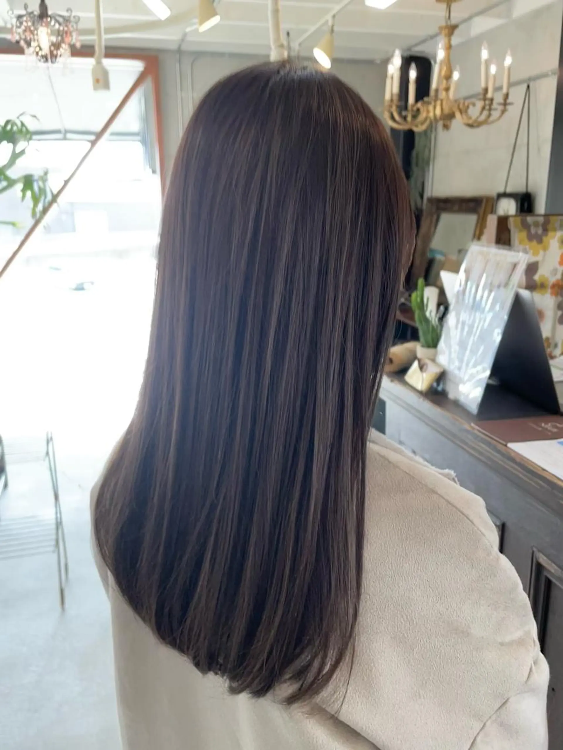 セミロング 岡田 恭明のヘアスタイル