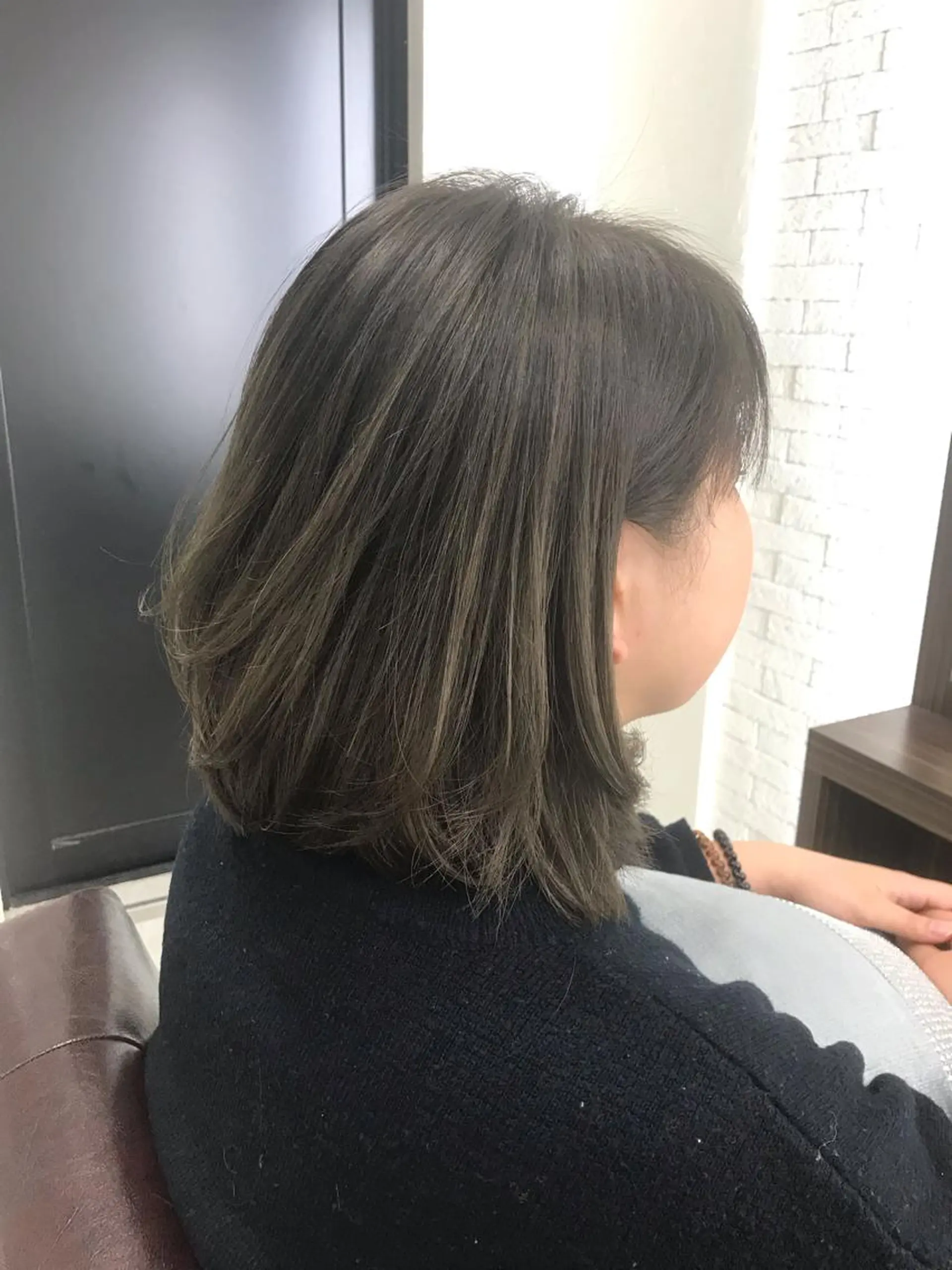 ミディアム カラー アッシュ アッシュグレー 透明感カラー イルミナカラー マンツーマン/透明感 foi hairのヘアスタイル