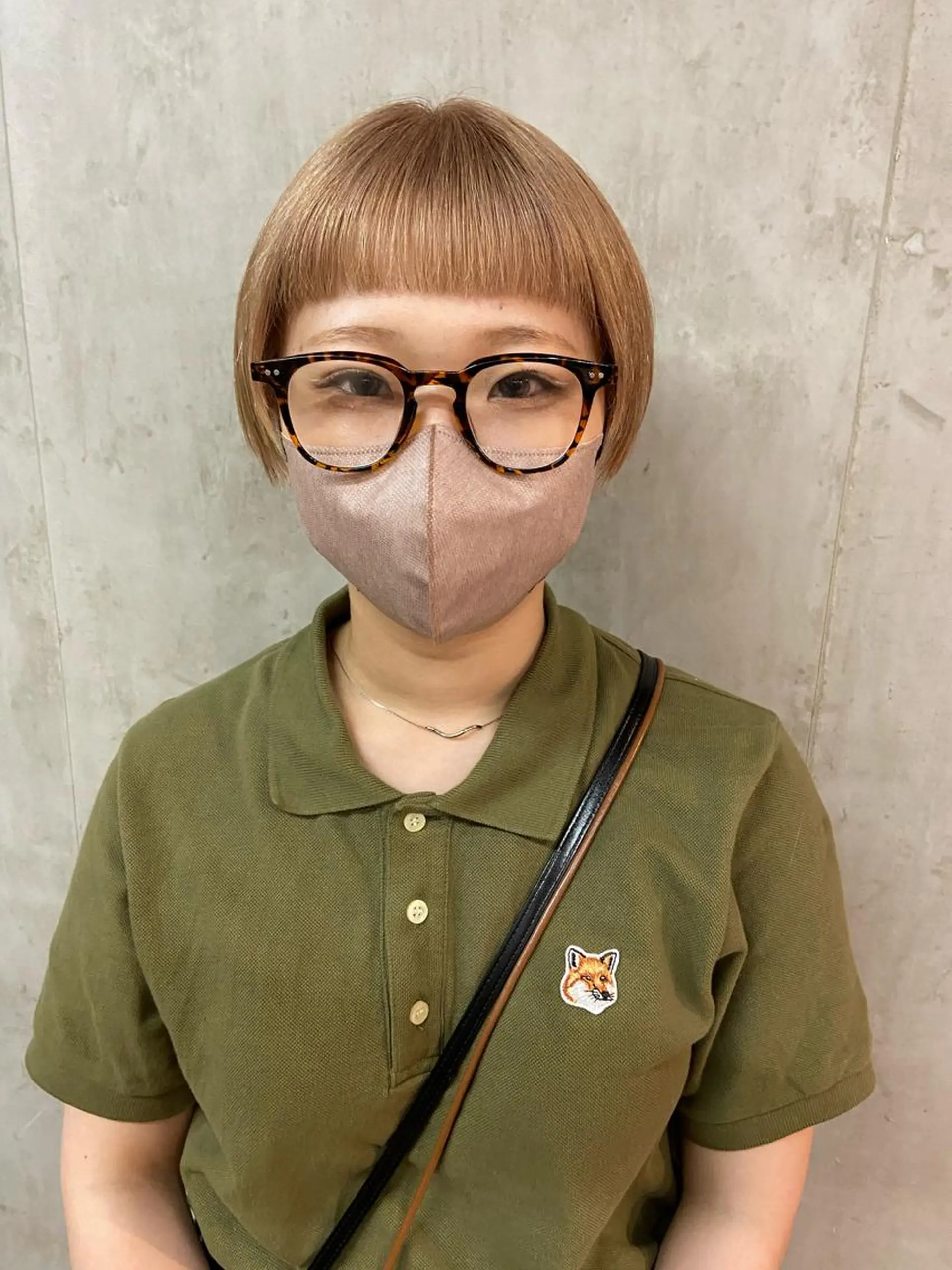 ショート カラー ベージュカラー ハイトーンカラー ハイトーンベージュ SALTWATER AYARIのヘアスタイル