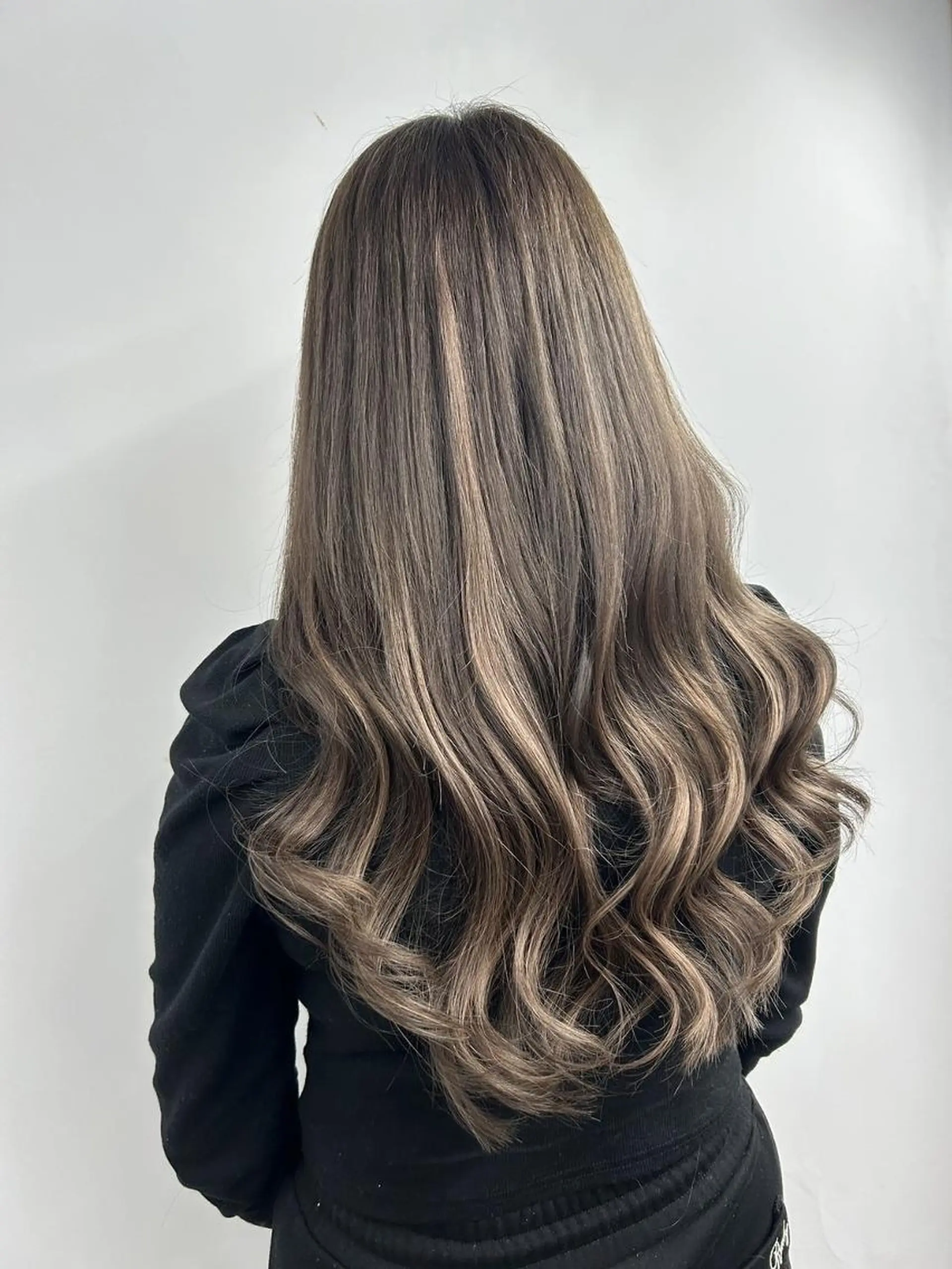 ロング カラー シールエクステ バレイヤージュ ハイライトカラー ハイトーンカラー エクステ カット ヘアカラー トリートメント エクステ レイヤー/エクステ alpha下妻のヘアスタイル