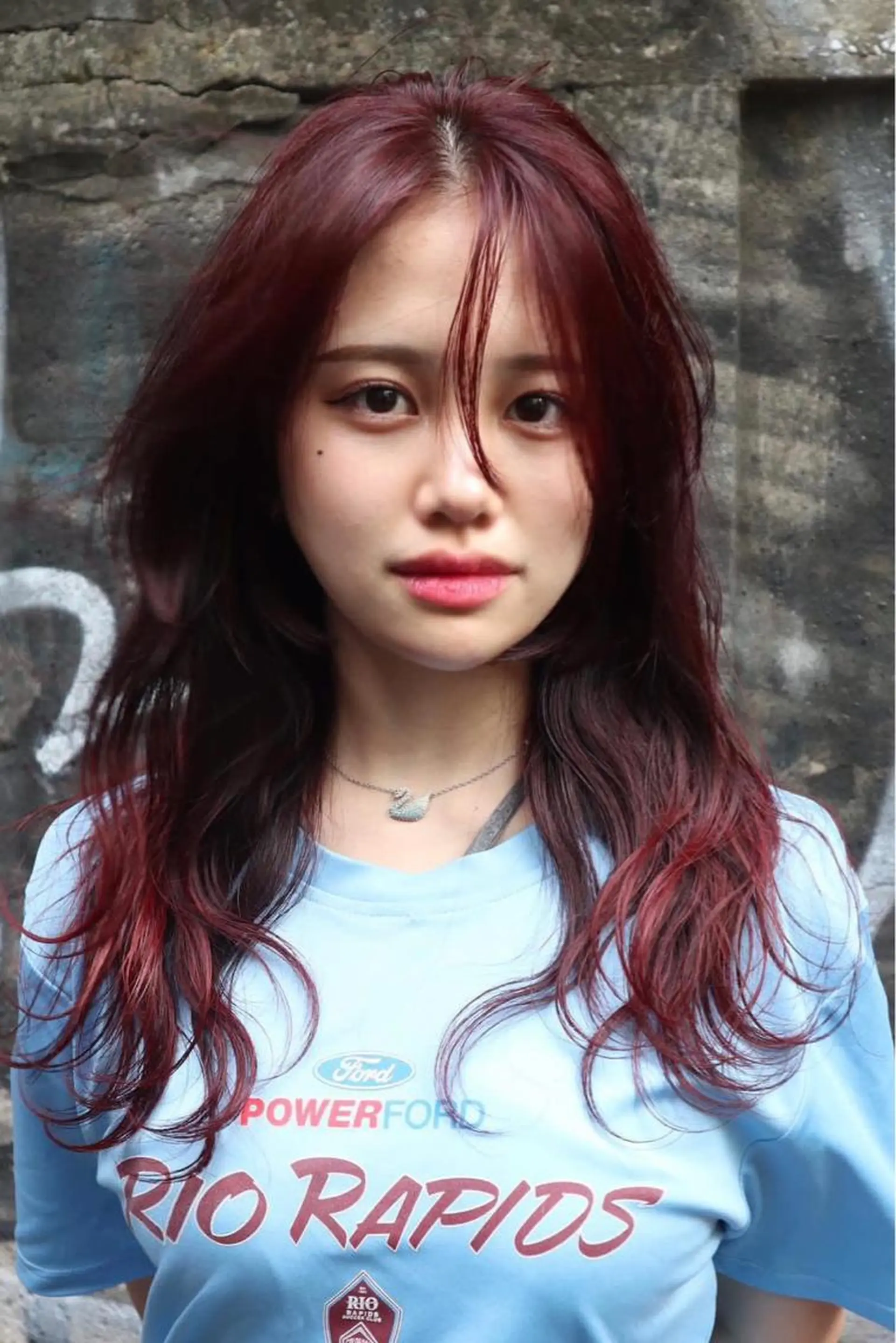 ロング ✴︎TO-MA✴︎ レッドカラー/透明感のヘアスタイル