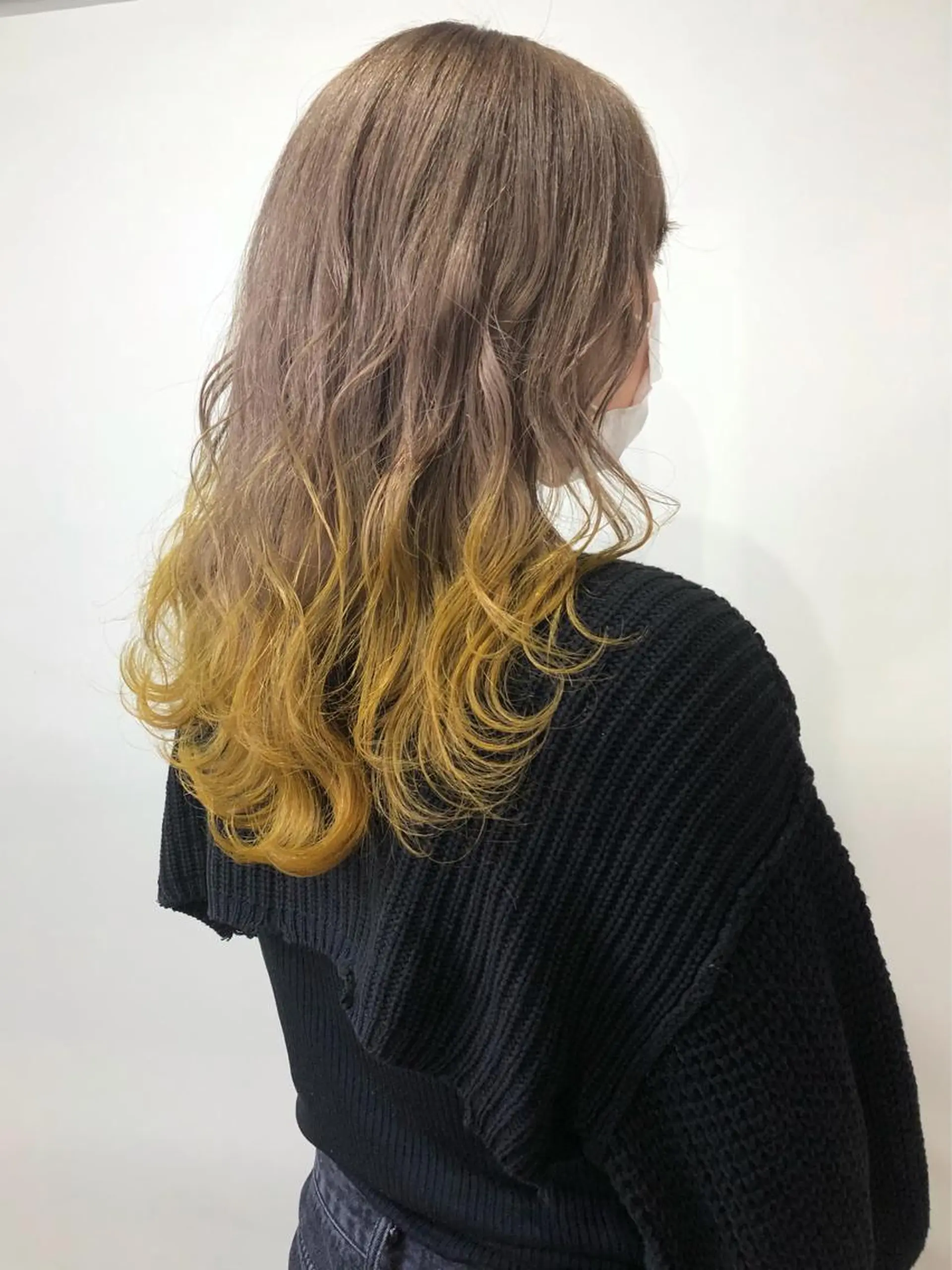 カラー white.所属・white.梅田 デザインカラー🦄のヘアスタイル