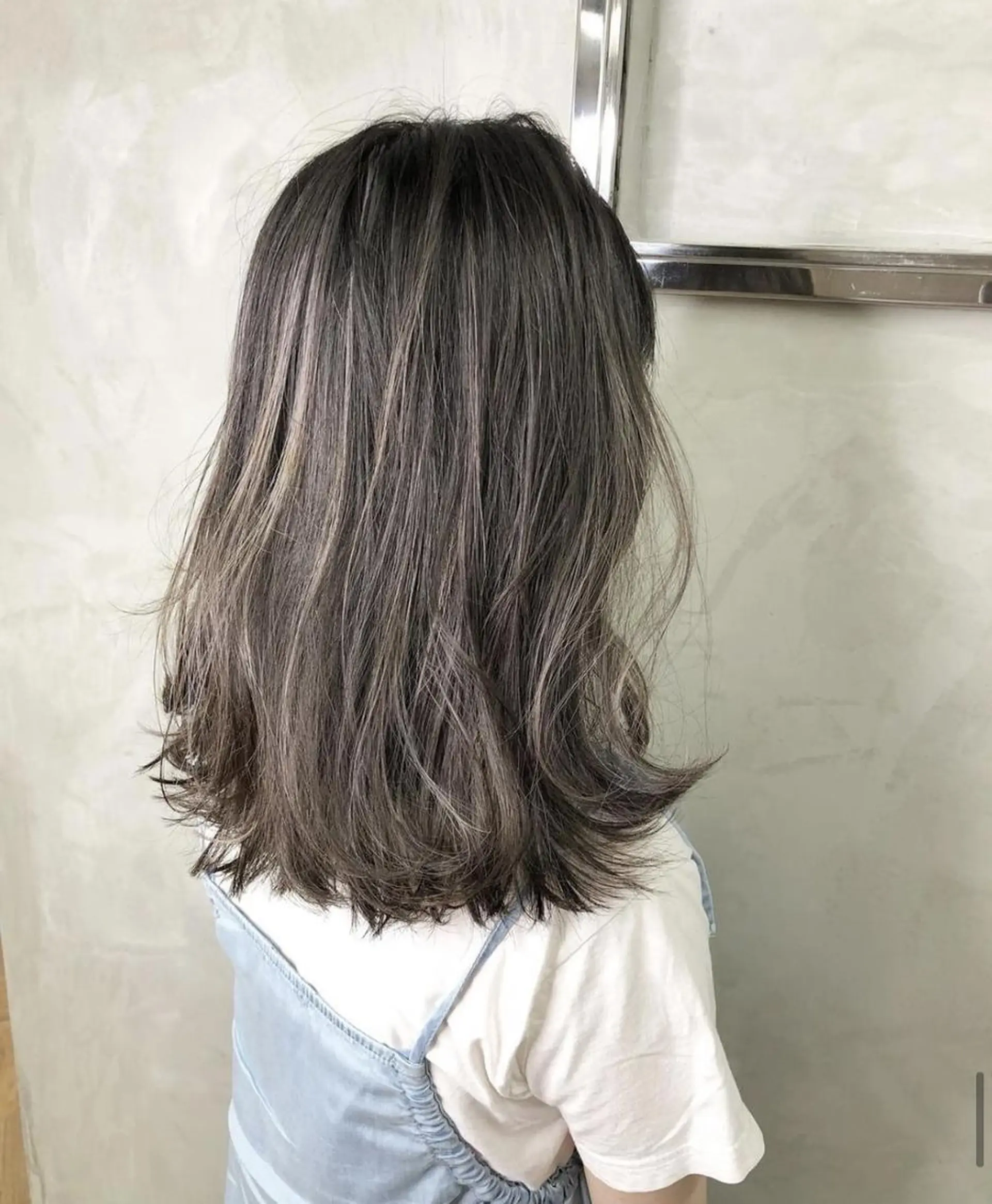 セミロング カラー デザインカット トリートメント ANGELICA 難波店のヘアスタイル