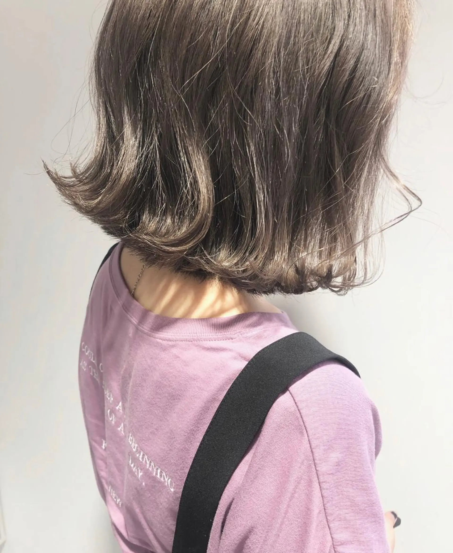 ミディアム カット ヘアカラー 岩田 萌那のヘアスタイル