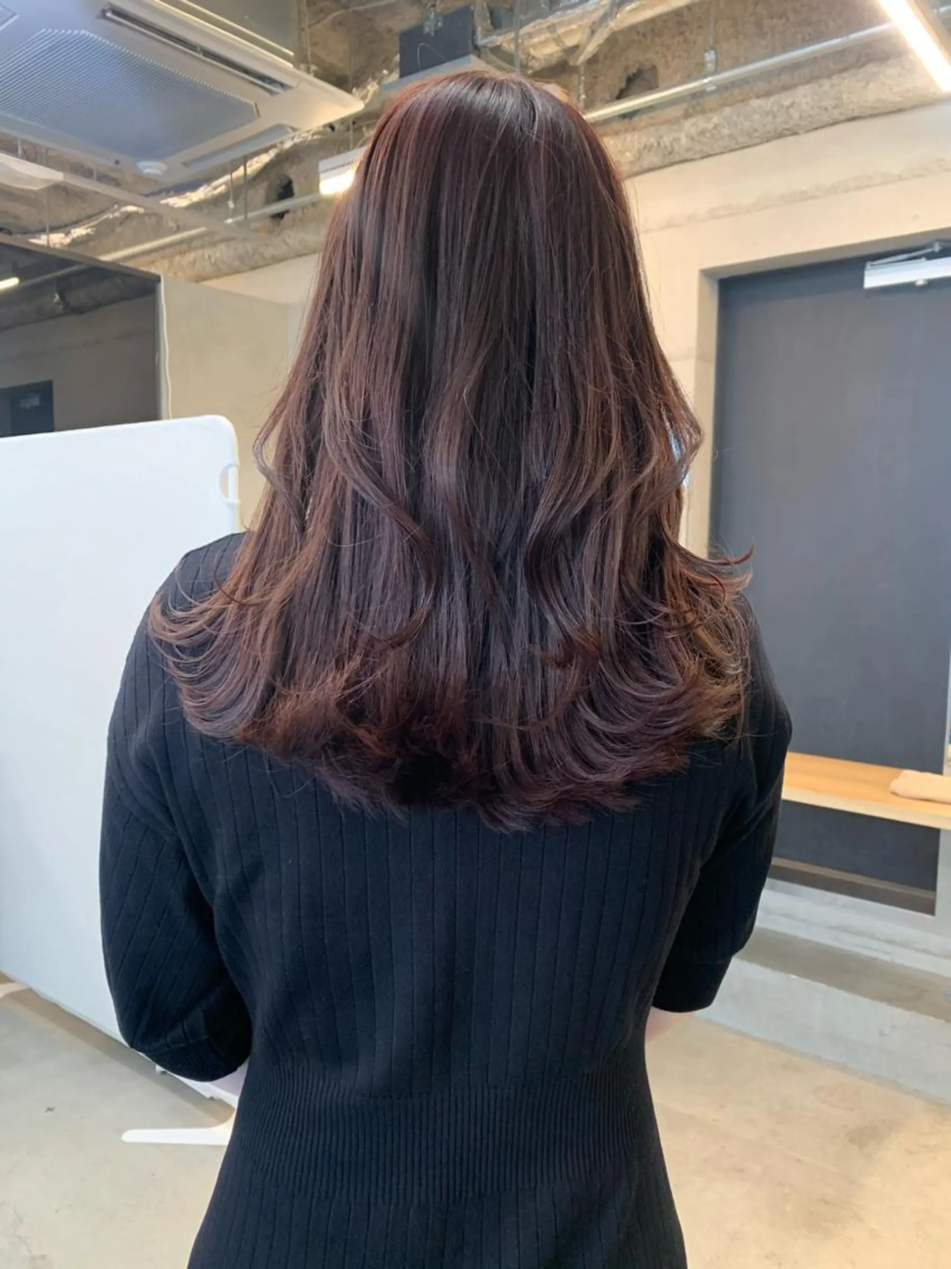 セミロング カラー セミロングパーマ ベージュカラー 黒髪 ブリーチ ブルーカラー 透明感/オリーブ/ グレージュ/YUKAのヘアスタイル