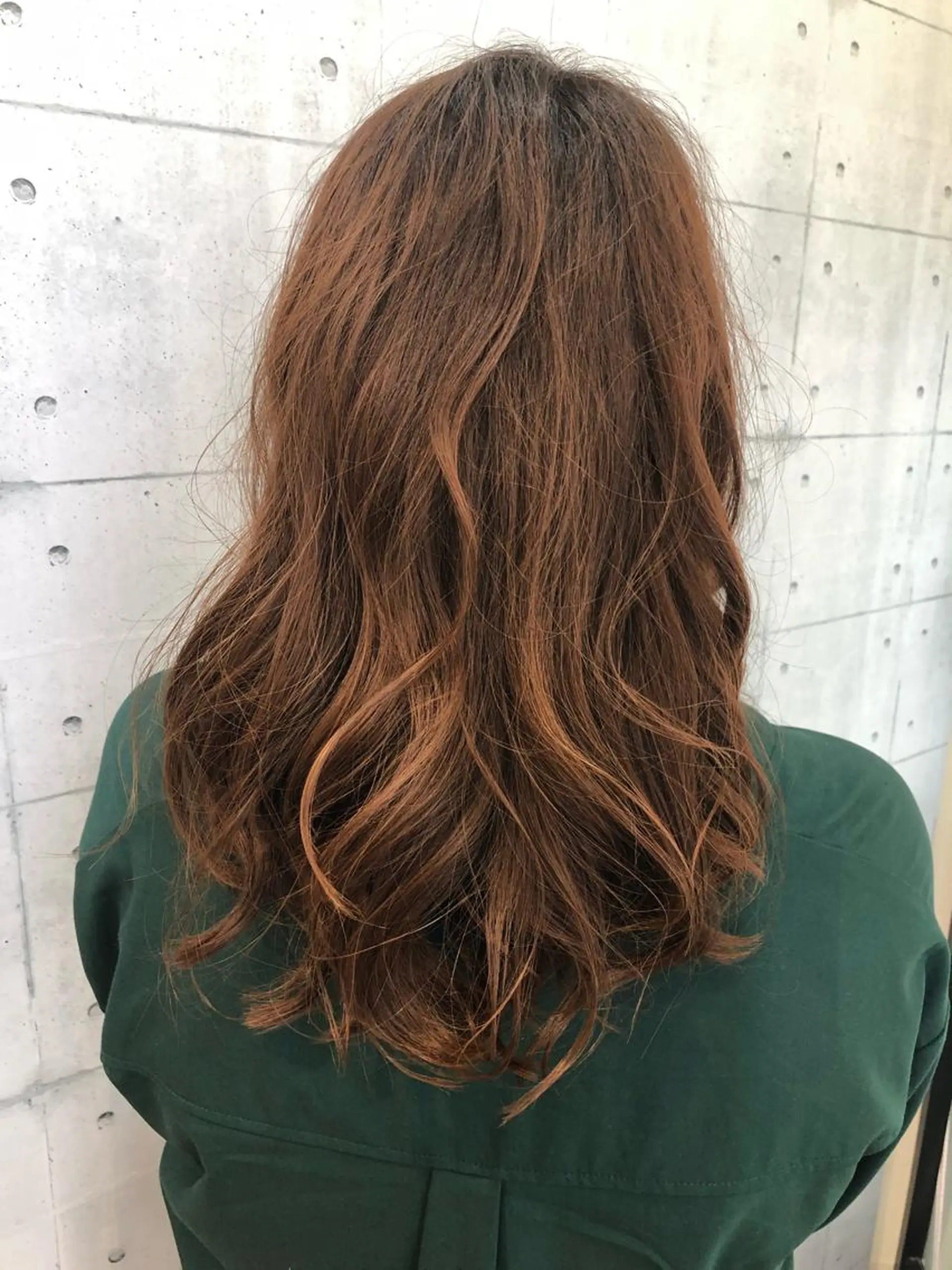 ロング カラー イルミナカラー オレンジ ピンクカラー カット ヘアカラー トリートメント 金沢 広美のヘアスタイル