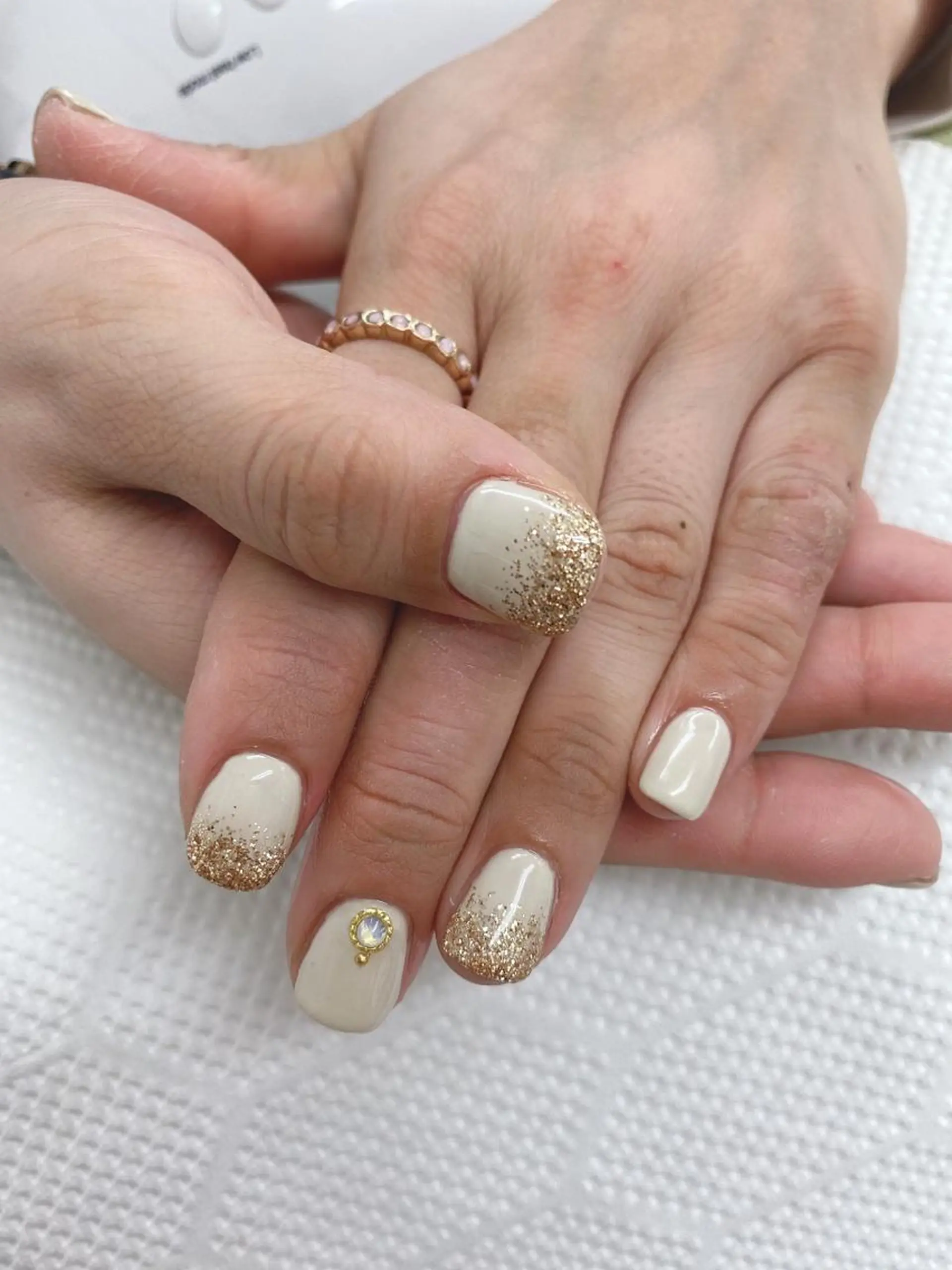 ネイル ホワイト N._._.claw[エヌクロー]所属・N._._. clawのネイルデザイン