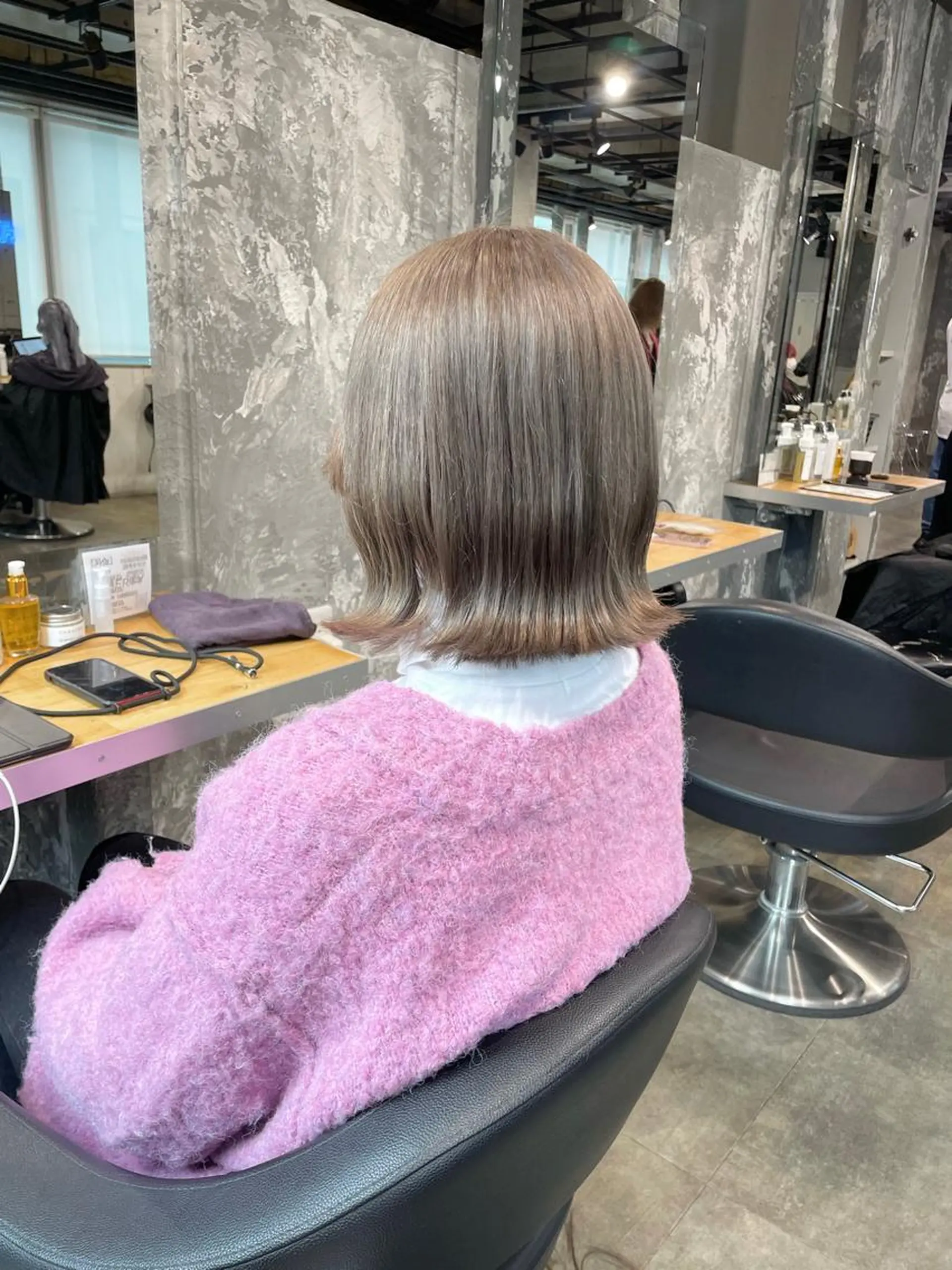 ショート カラー パーマ ヘアアレンジ メンズ キッズ ネイル マツエク・マツパ アイブロウ 透明感カラー・レイヤ ー🎀amika🎀のヘアスタイル