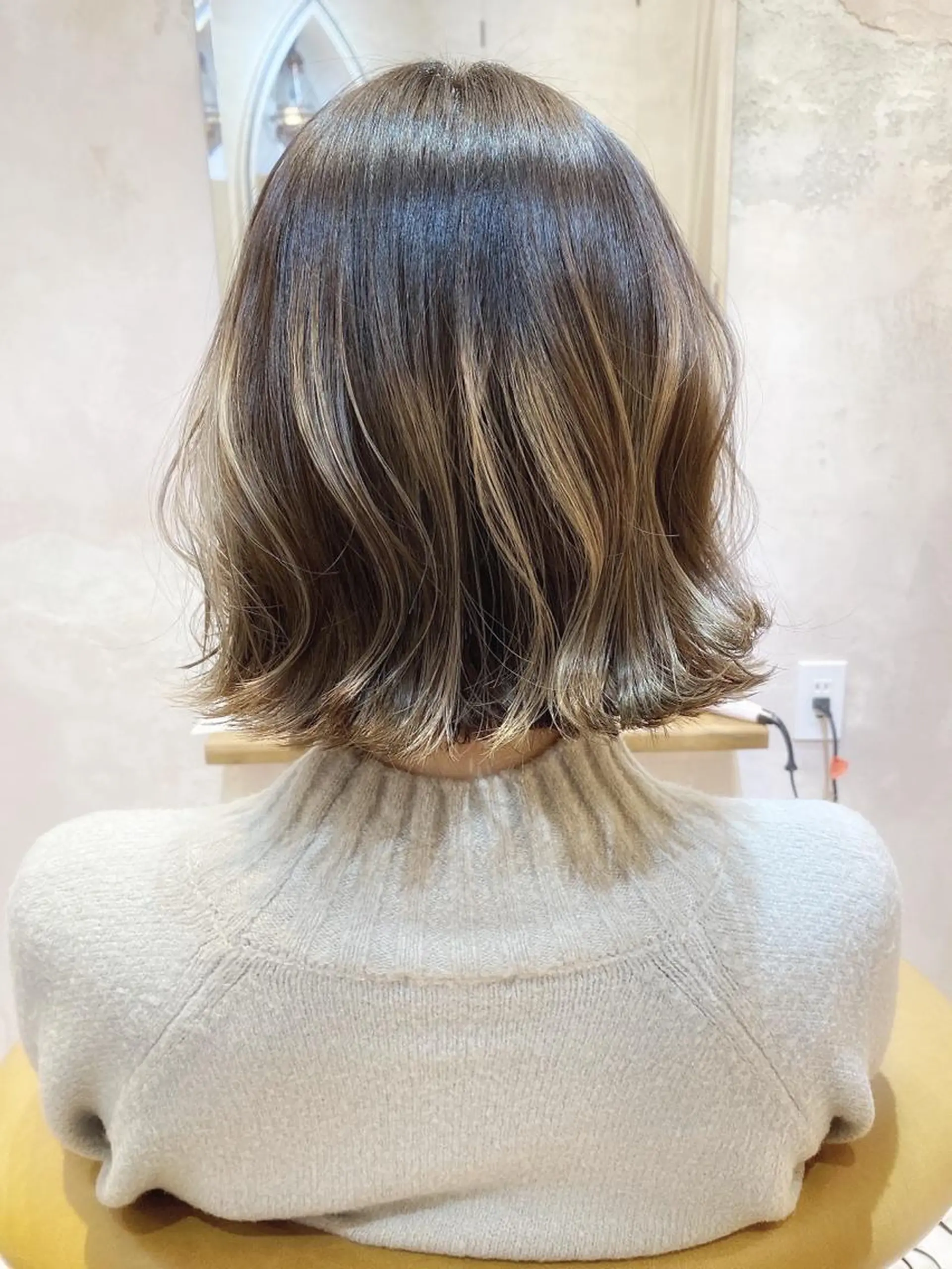 ミディアム カラー ハイライトカラー ボブ ハイライト カット ヘアカラー トリートメント ツヤ髪になりたい方へ 🩷柴田知亜希のヘアスタイル