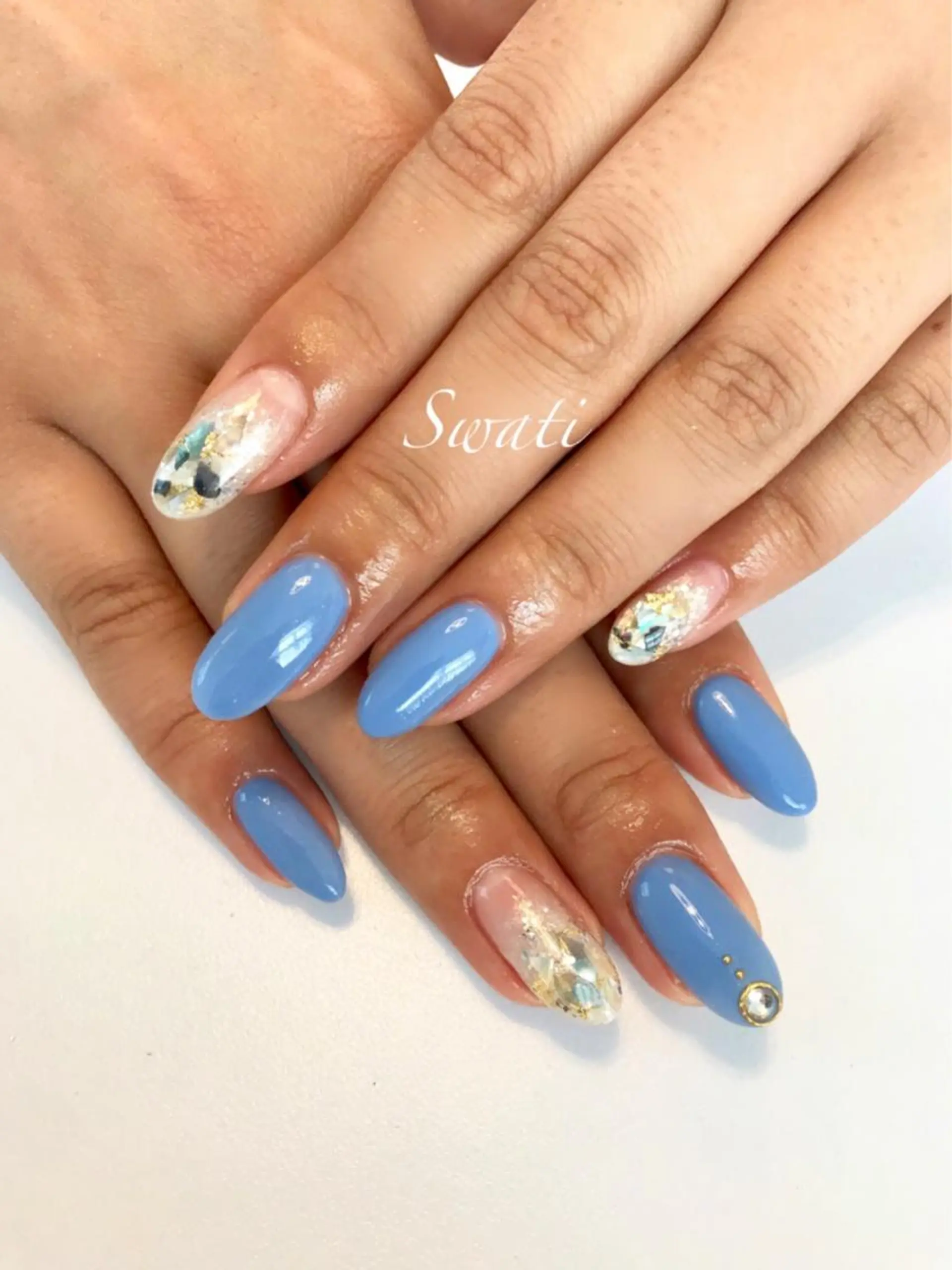 ネイル アートネイル ブルー ニュアンスネイル オフィスネイル シンプルネイル yuko （ネイリスト）のネイルデザイン