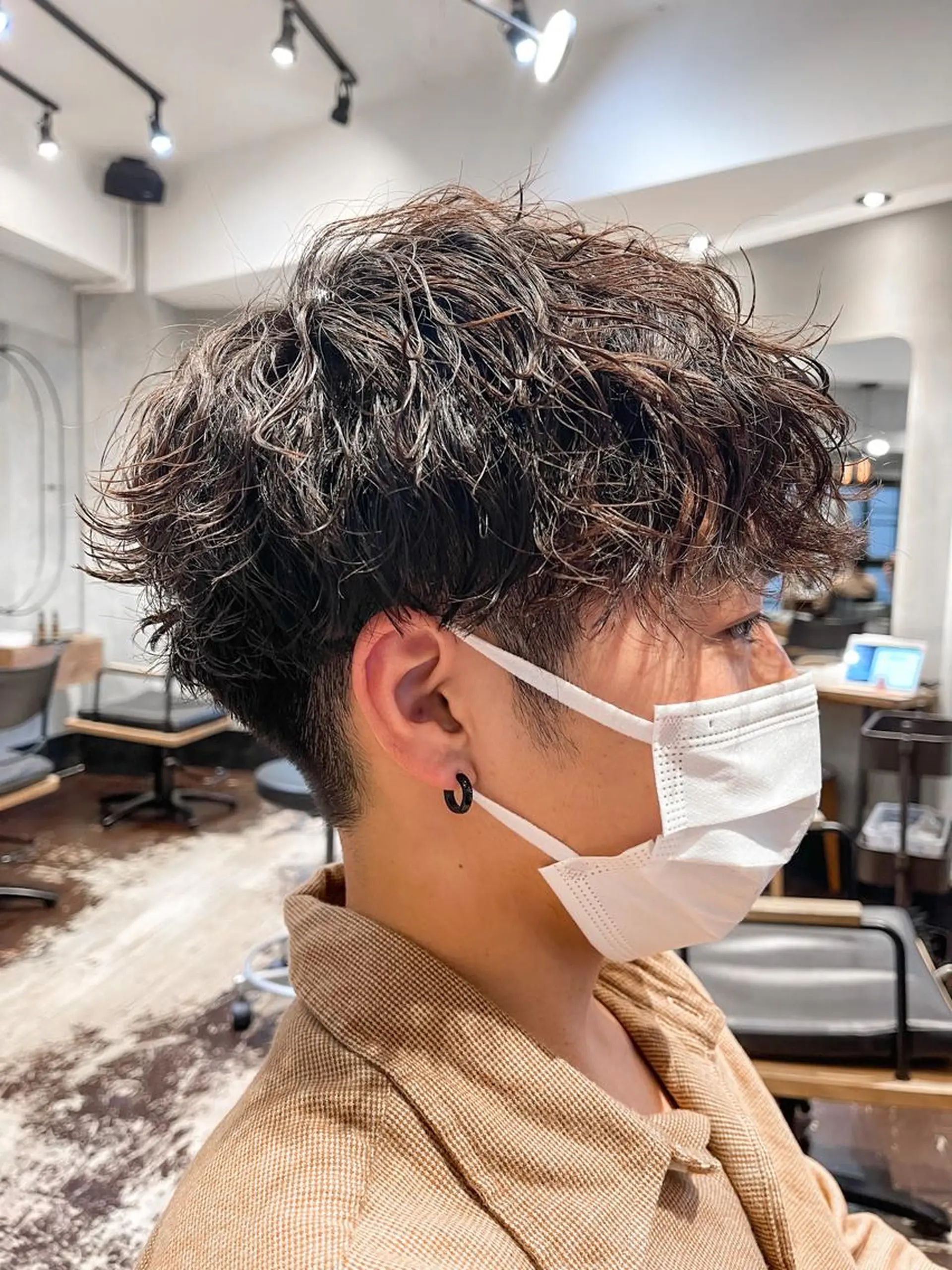 ショート パーマ メンズ メンズパーマ ツイストスパイラルパーマ スパイラルパーマ カット パーマ トリートメント ヘアセット 新宿メンズ専門 モテ清潔感パーマ特化のヘアスタイル