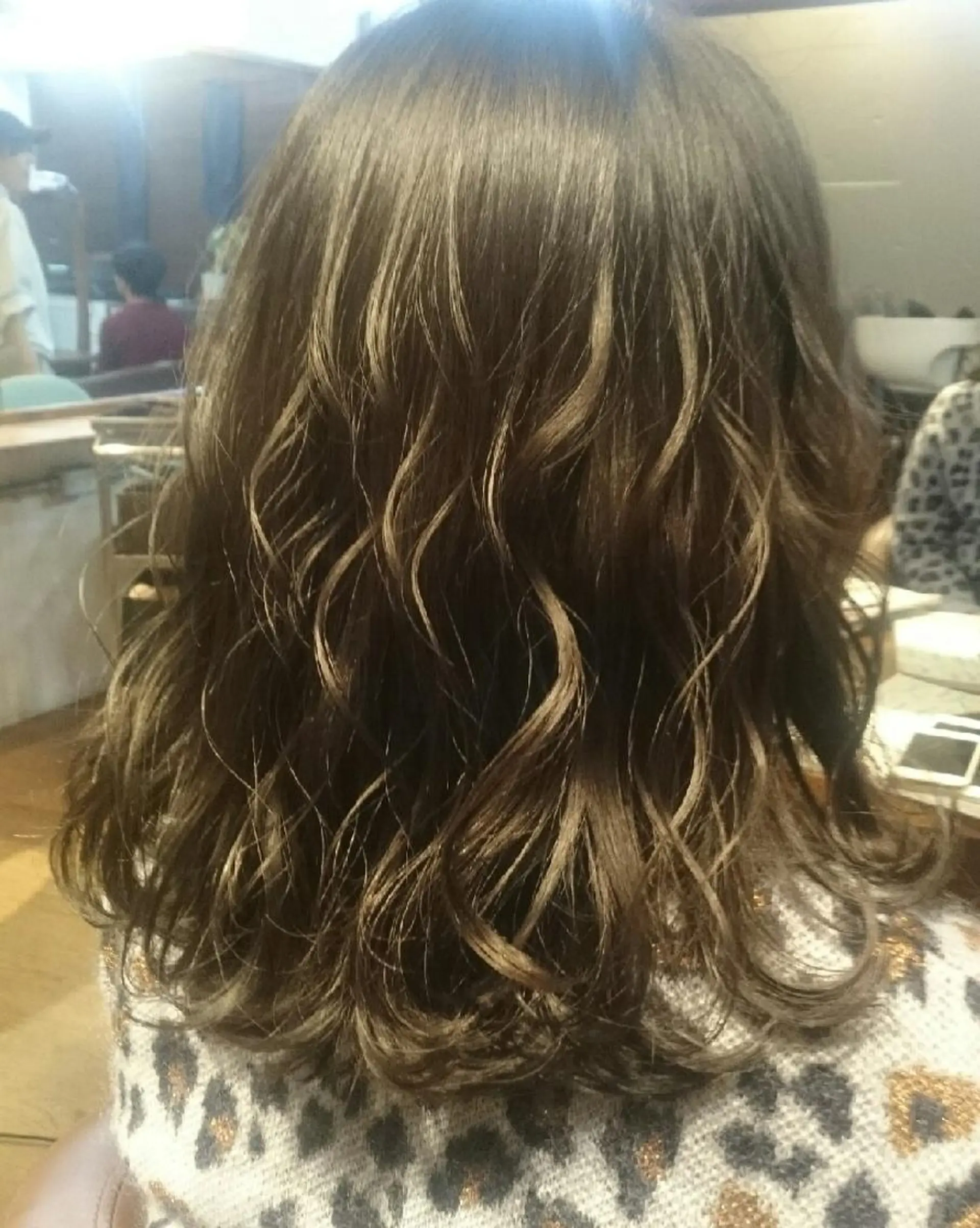 ミディアム セミロング カラー アッシュ イルミナカラー DIEGO 下北沢 Yamaの眉毛・アイブロウイメージ