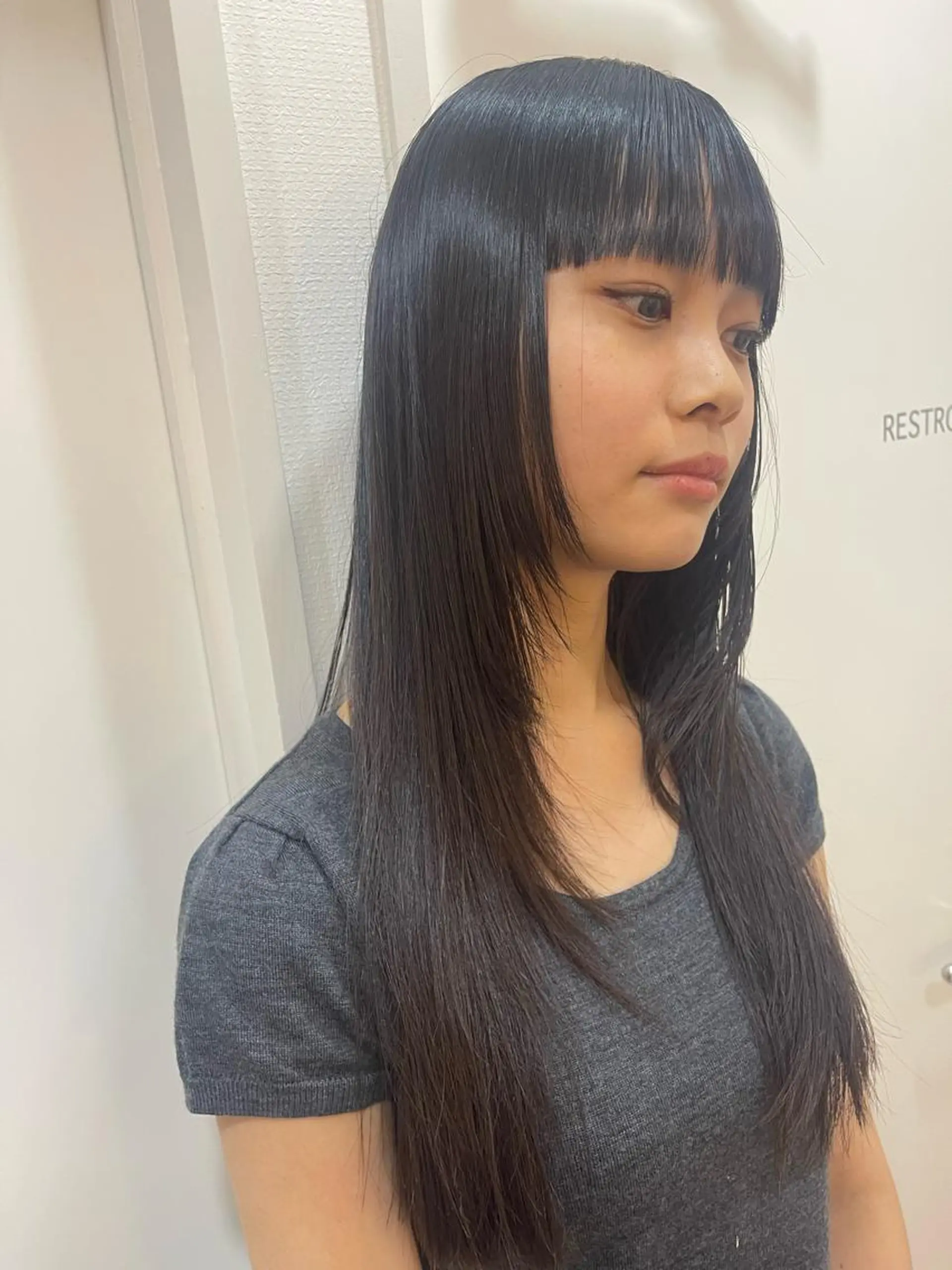 ロング 顔周りカット レイヤーカット カット アトム/ウルフ パーマ/レイヤーのヘアスタイル