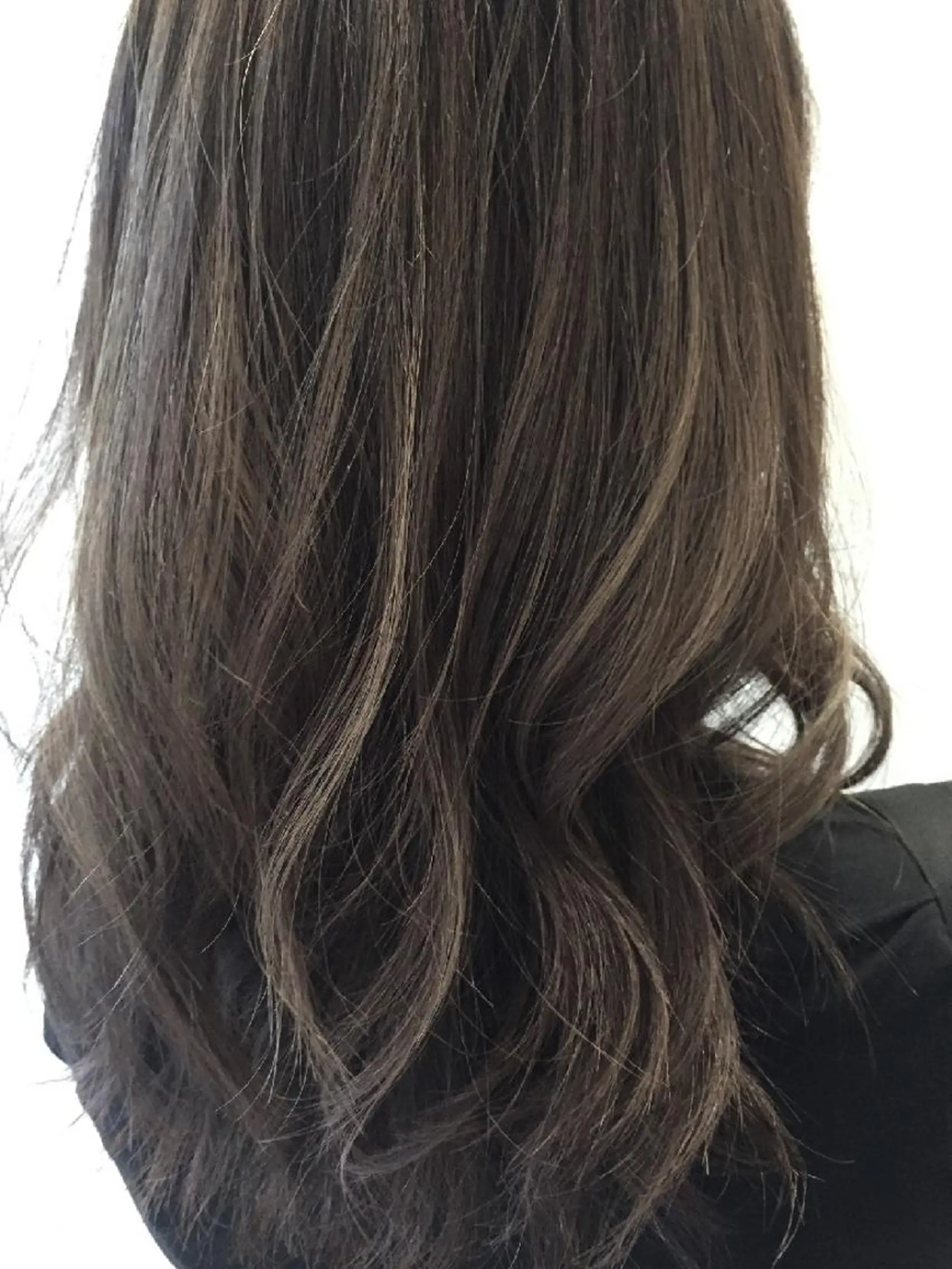 ミディアム カラー アッシュ アッシュグレー ハイライトカラー ハイライト Hair's RooMのヘアスタイル