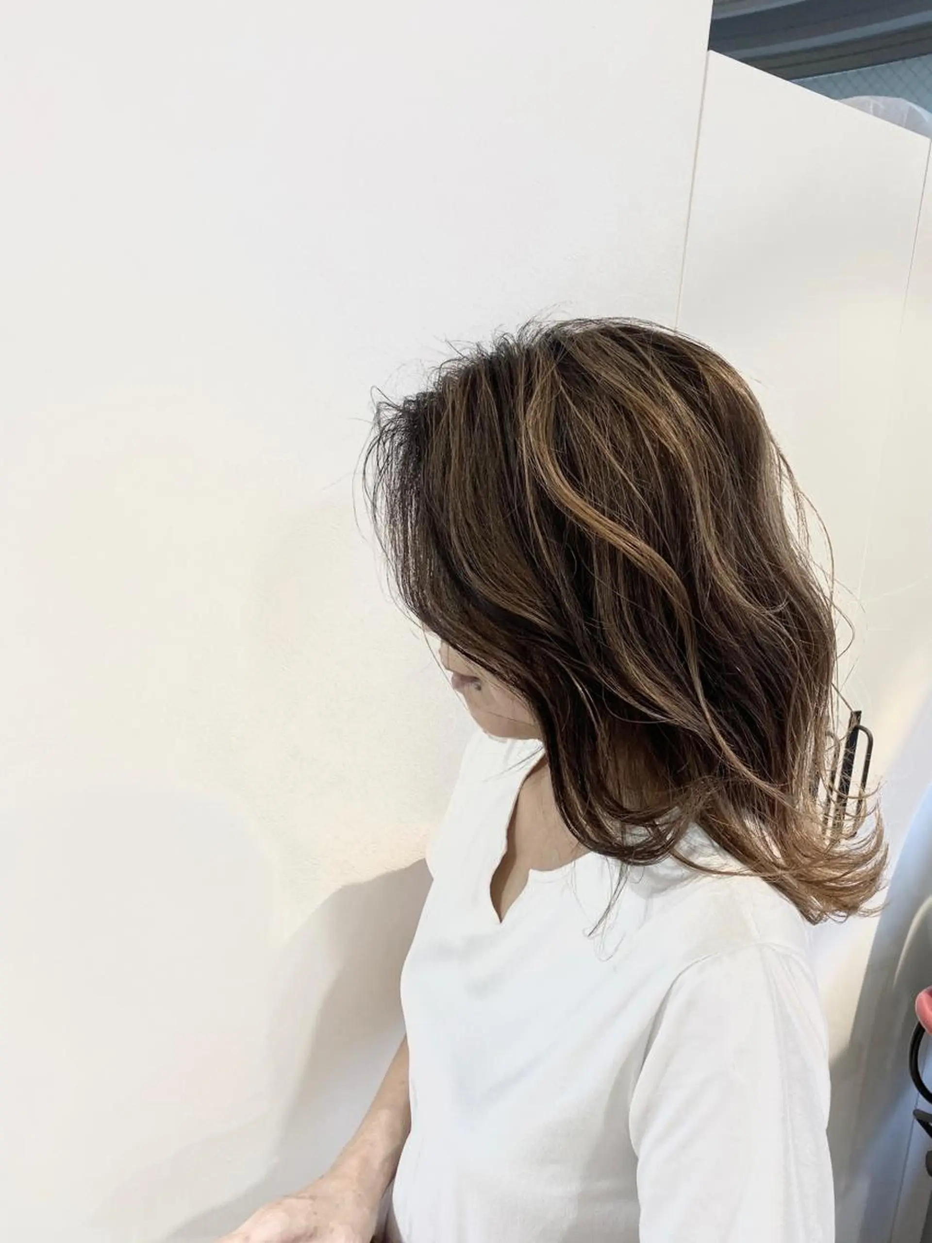 セミロング カラー バレイヤージュ ベージュカラー ハイライトカラー オリーブベージュ ハイライト ヘアカラー トリートメント Kazu .Kのヘアスタイル