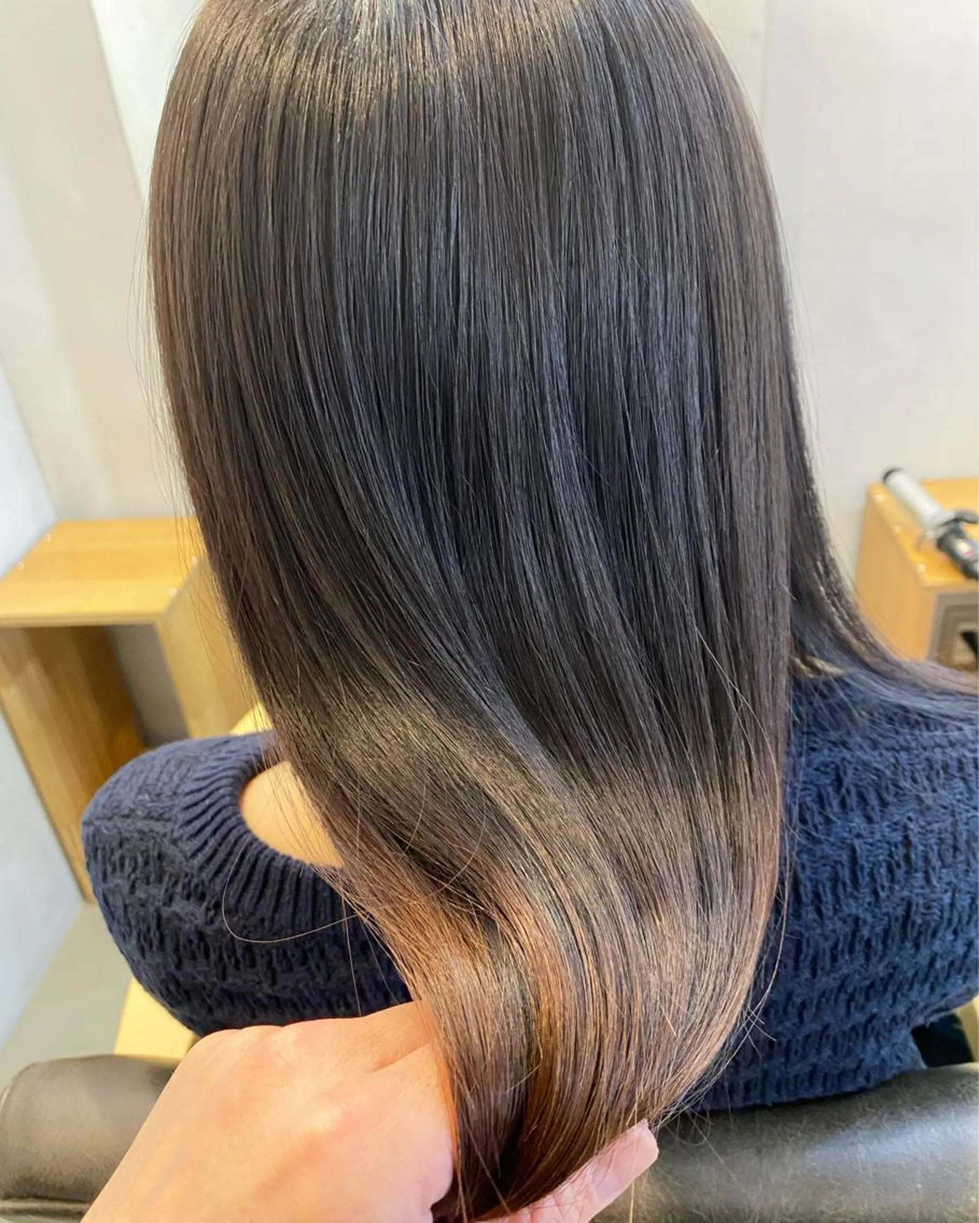 セミロング conne& ririのヘアスタイル