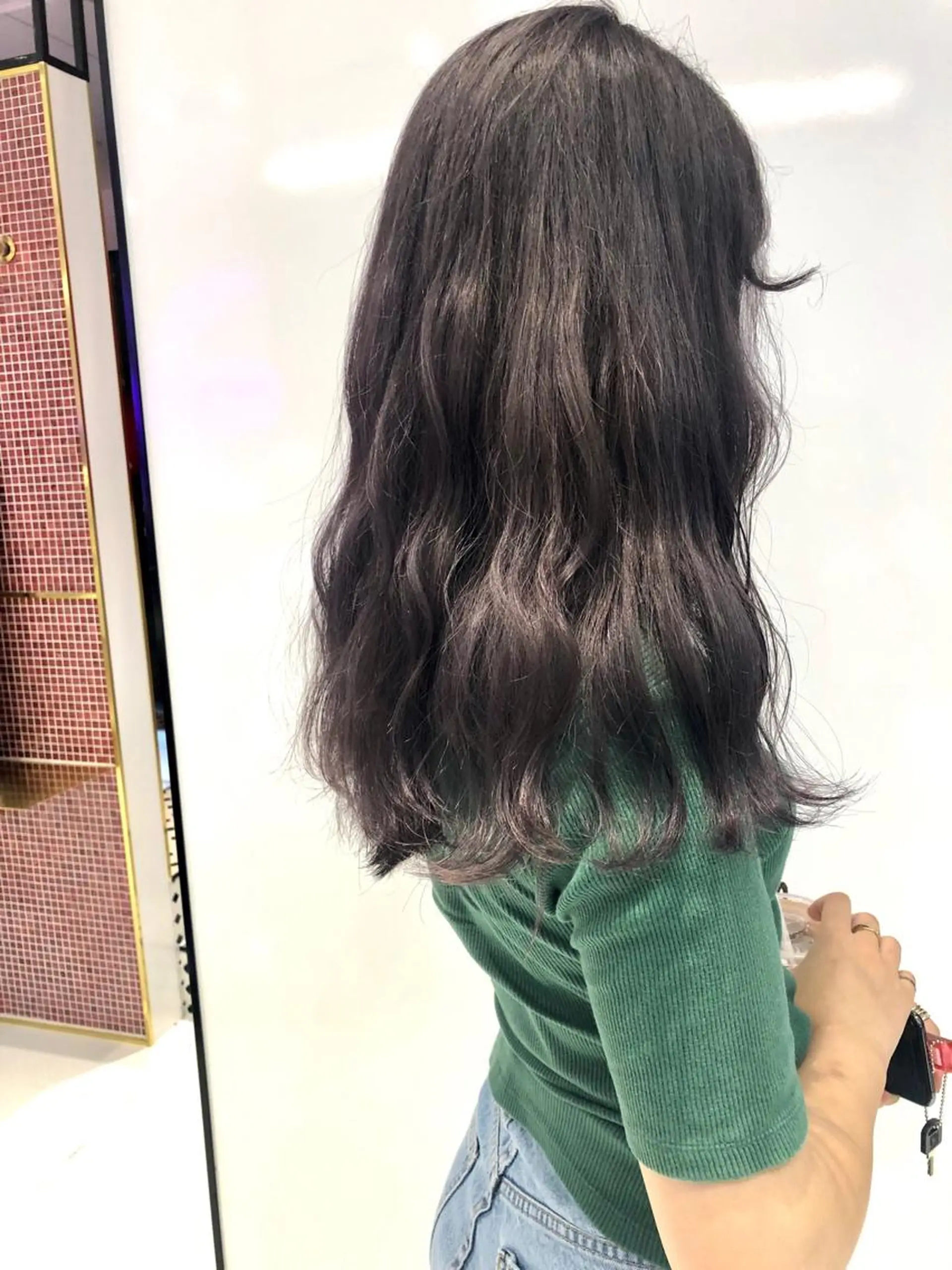 ロング ヘアカラー 相川 愛実のヘアスタイル