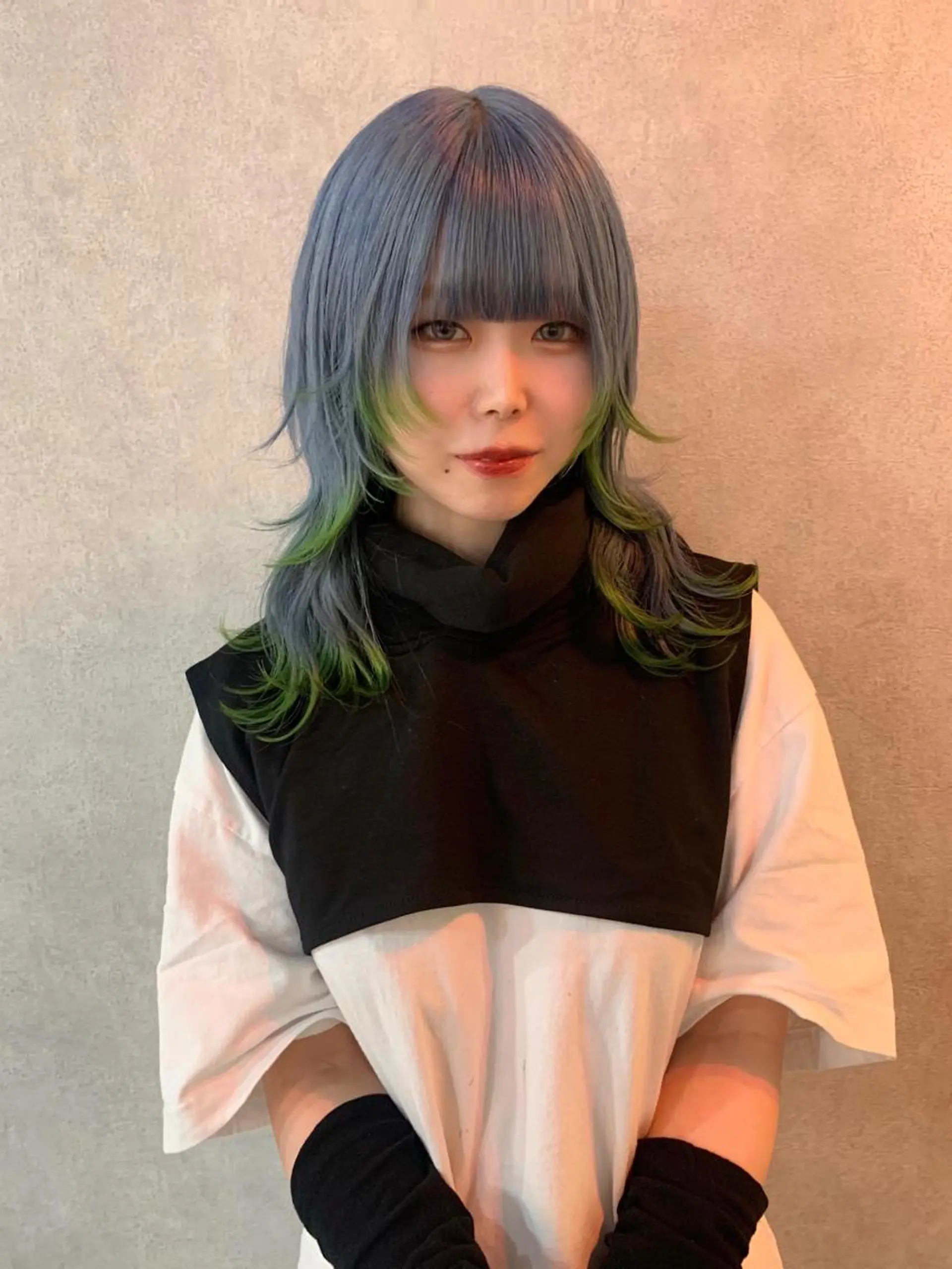 ロング カラー ブルーカラー カット ヘアカラー ヘアセット 中性ウルフカット ケアブリーチ/ケイトのヘアスタイル