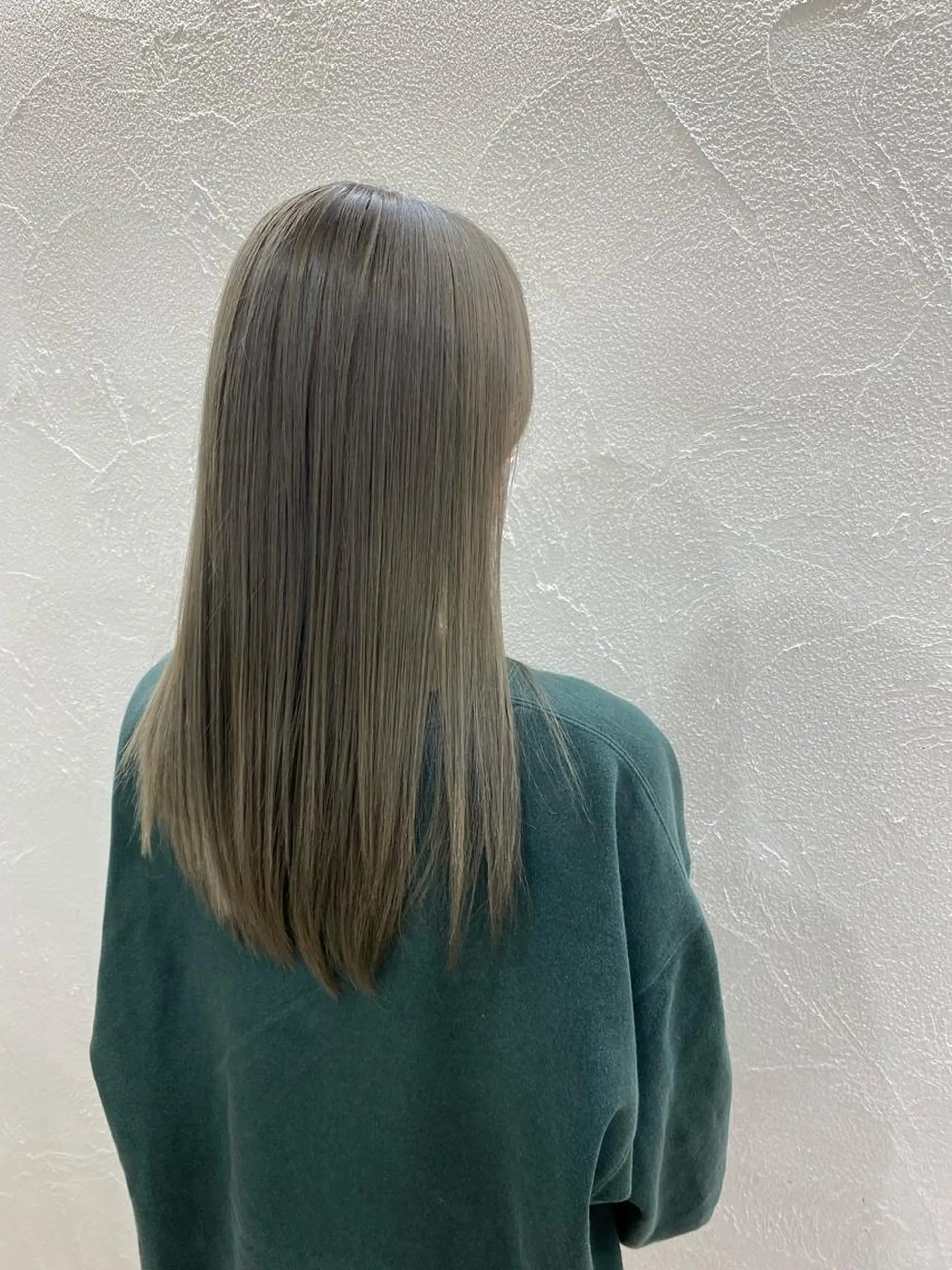 セミロング カット ヘアカラー 片桐 大介のヘアスタイル