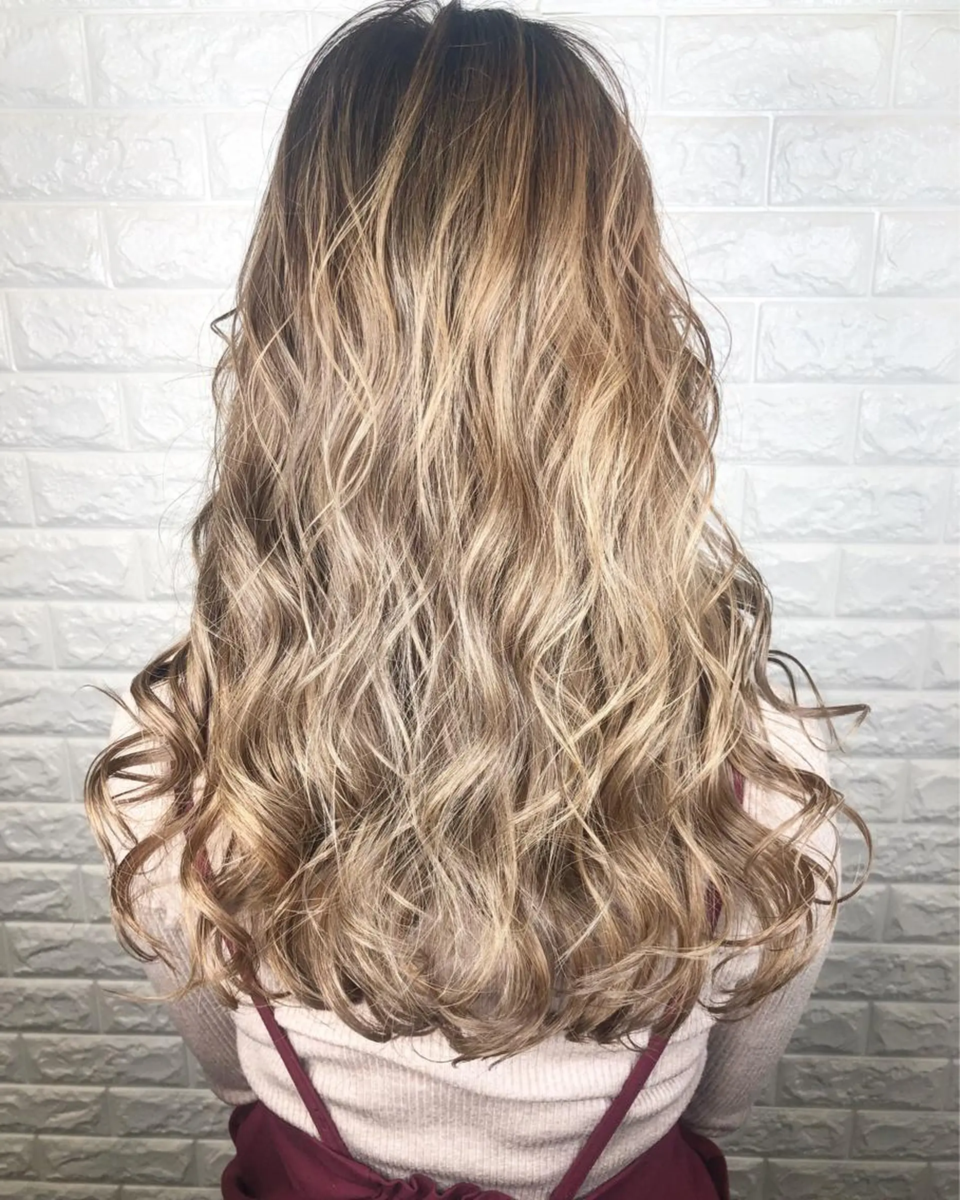 セミロング カラー アッシュ アッシュグレー アッシュグレージュ グレージュ ヘアカラー トリートメント 西本 夏美のヘアスタイル