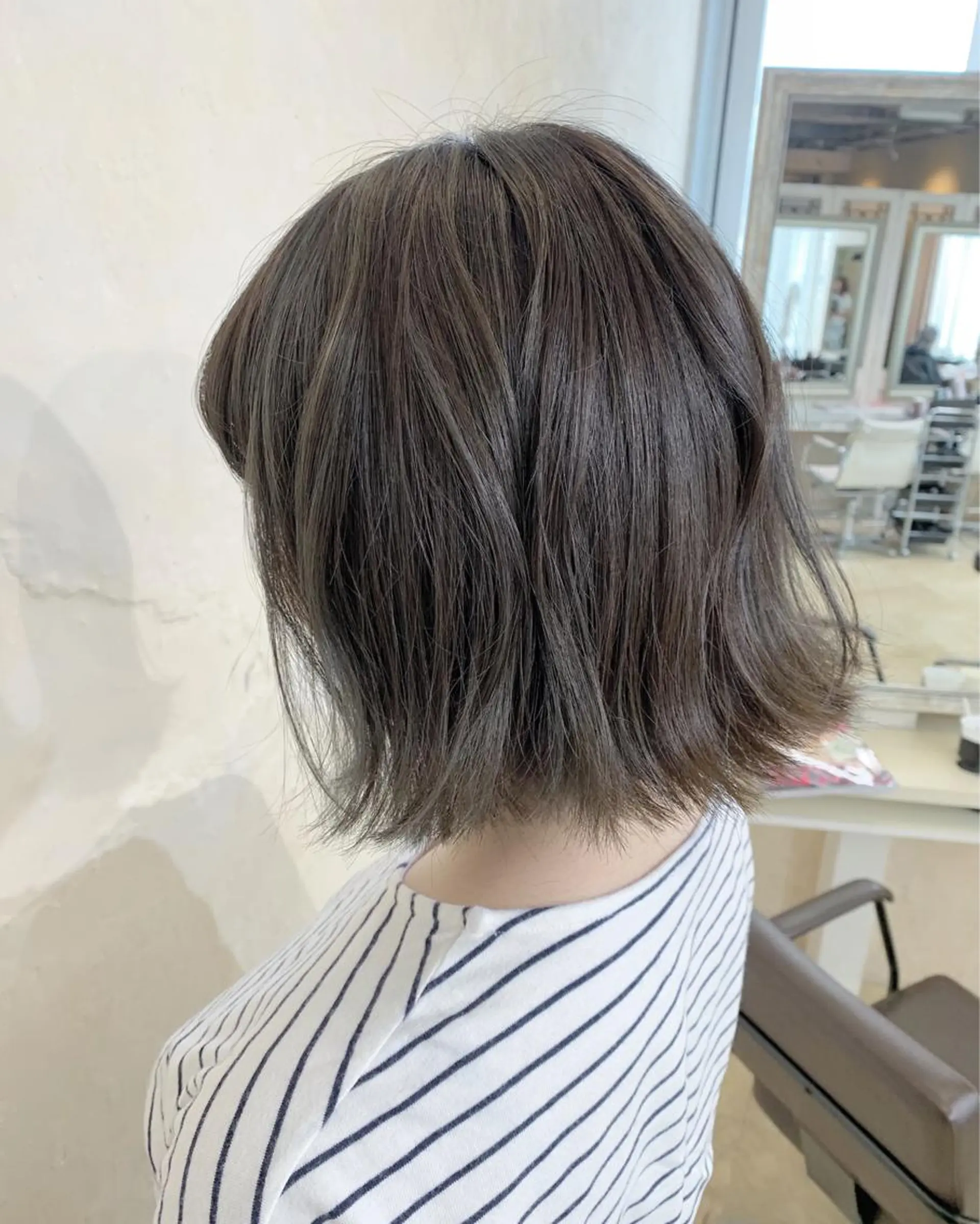 ミディアム カラー パーマ ヘアアレンジ メンズ キッズ ネイル マツエク・マツパ 結婚式・ブライダル ミディアムパーマ メンズバレイヤージュ センターパート メンズハイライト 角床直哉 カラーカットNO 1のヘアスタイル