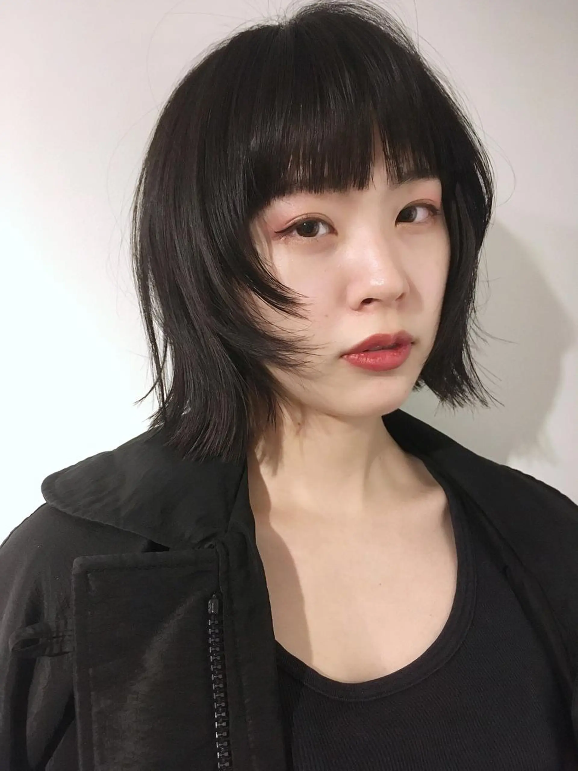 ミディアム ボブ 顔まわりレイヤー レイヤーカット ウルフカット カット ヨナイ チヒロのヘアスタイル