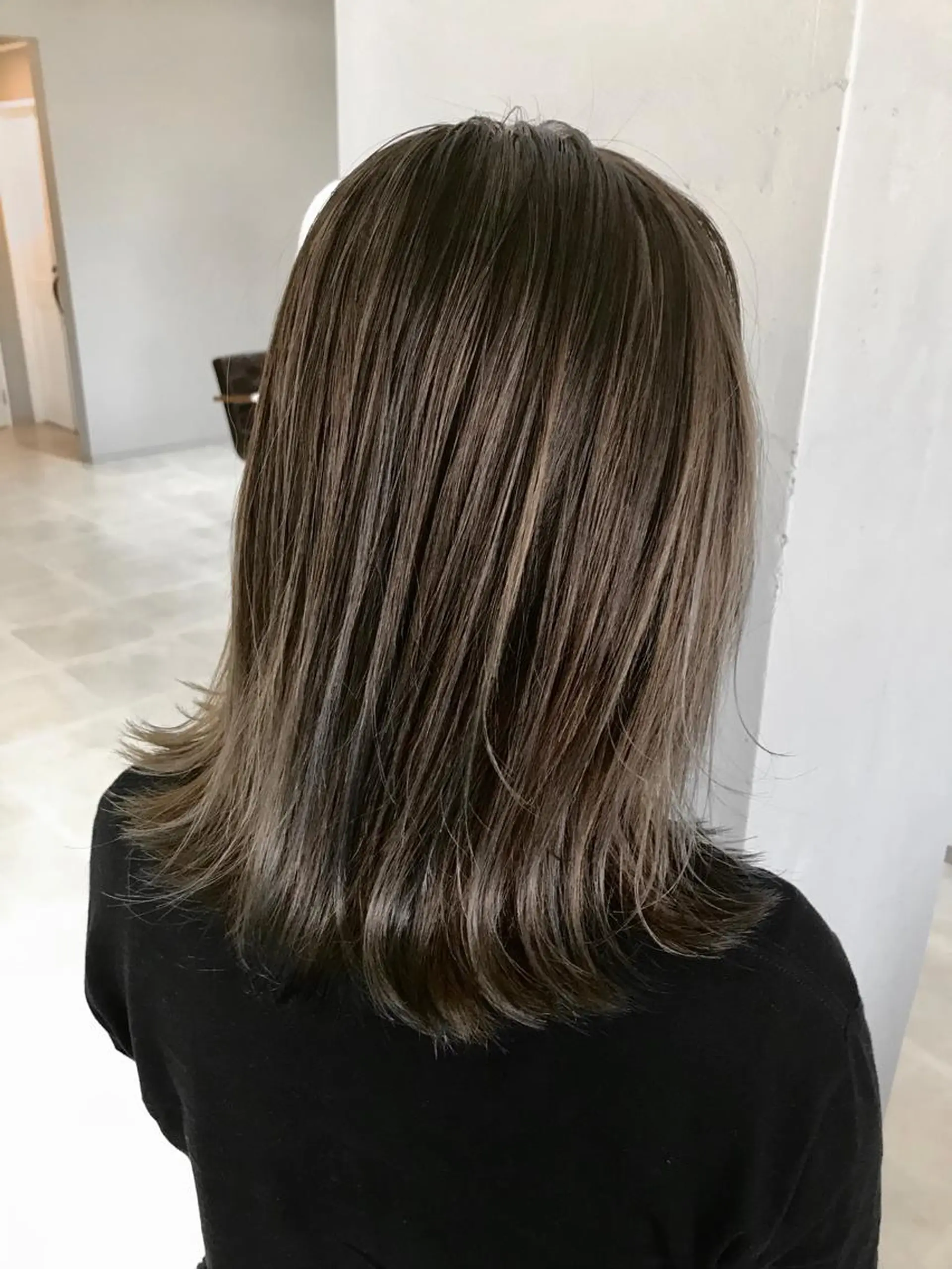 カラー バレイヤージュ ハイライトカラー ヘアカラー 清水 健斗のヘアスタイル