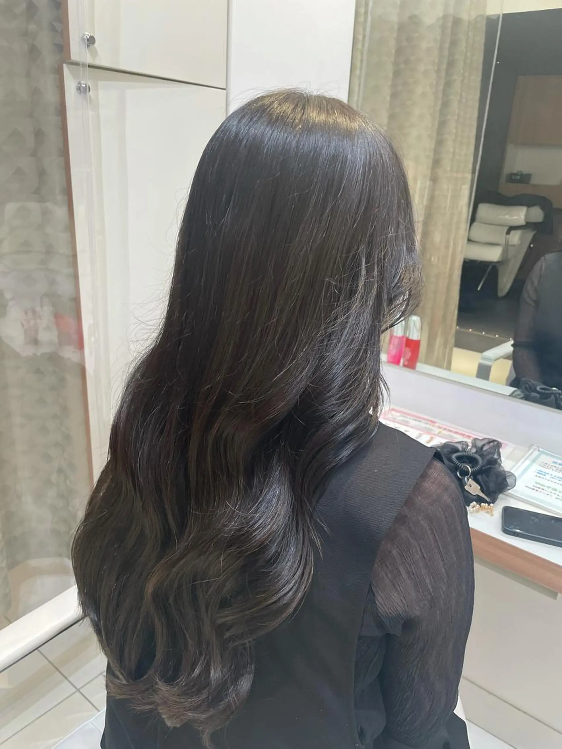 ロング カラー 黒髪 ブリーチ ブルーカラー ブルーブラック ブリーチなしカラー 暖色🎀ゆるふわ☁️ MOERI 🍒のヘアスタイル