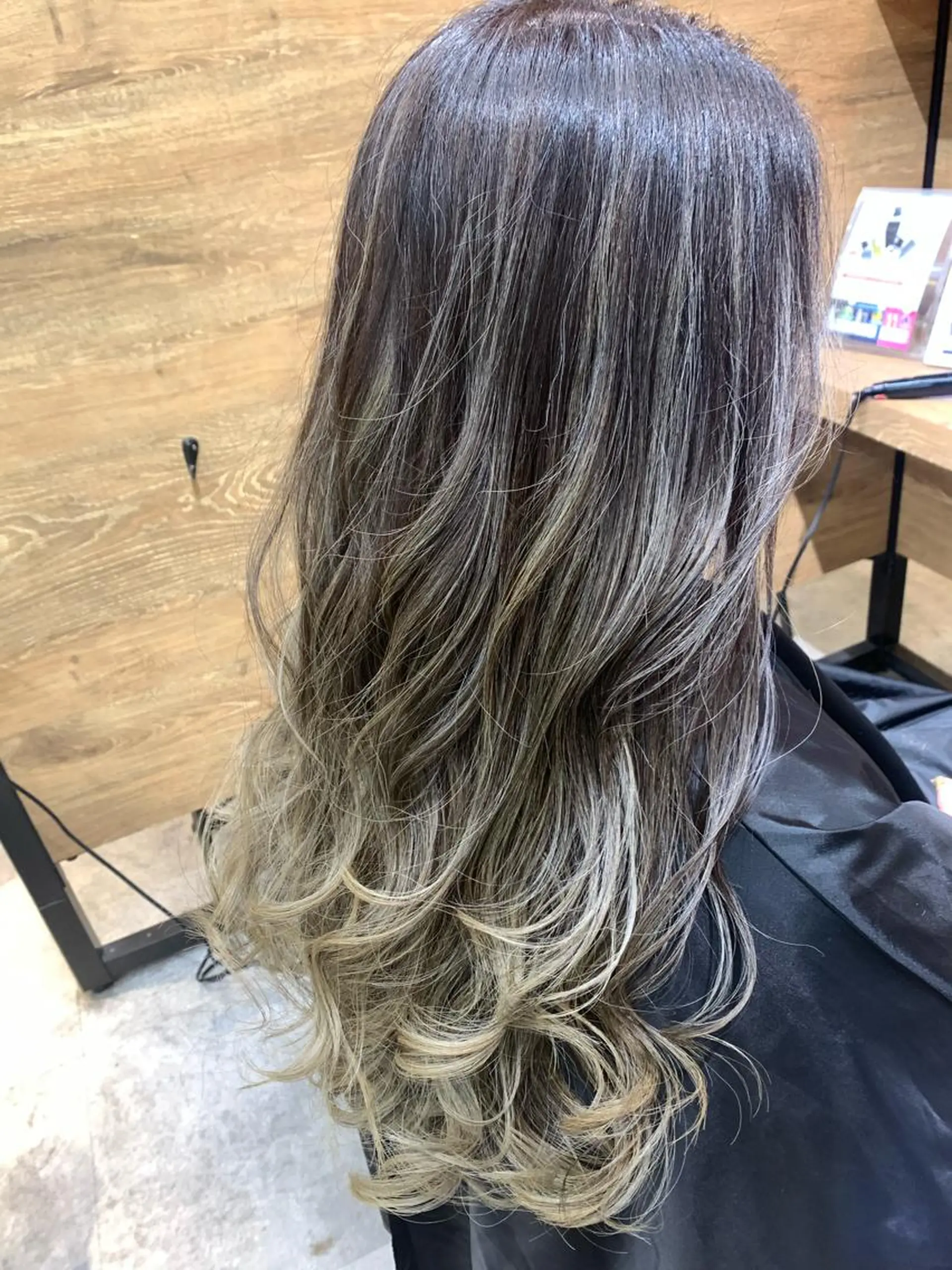 ロング カラー coupe ciseauxのヘアスタイル