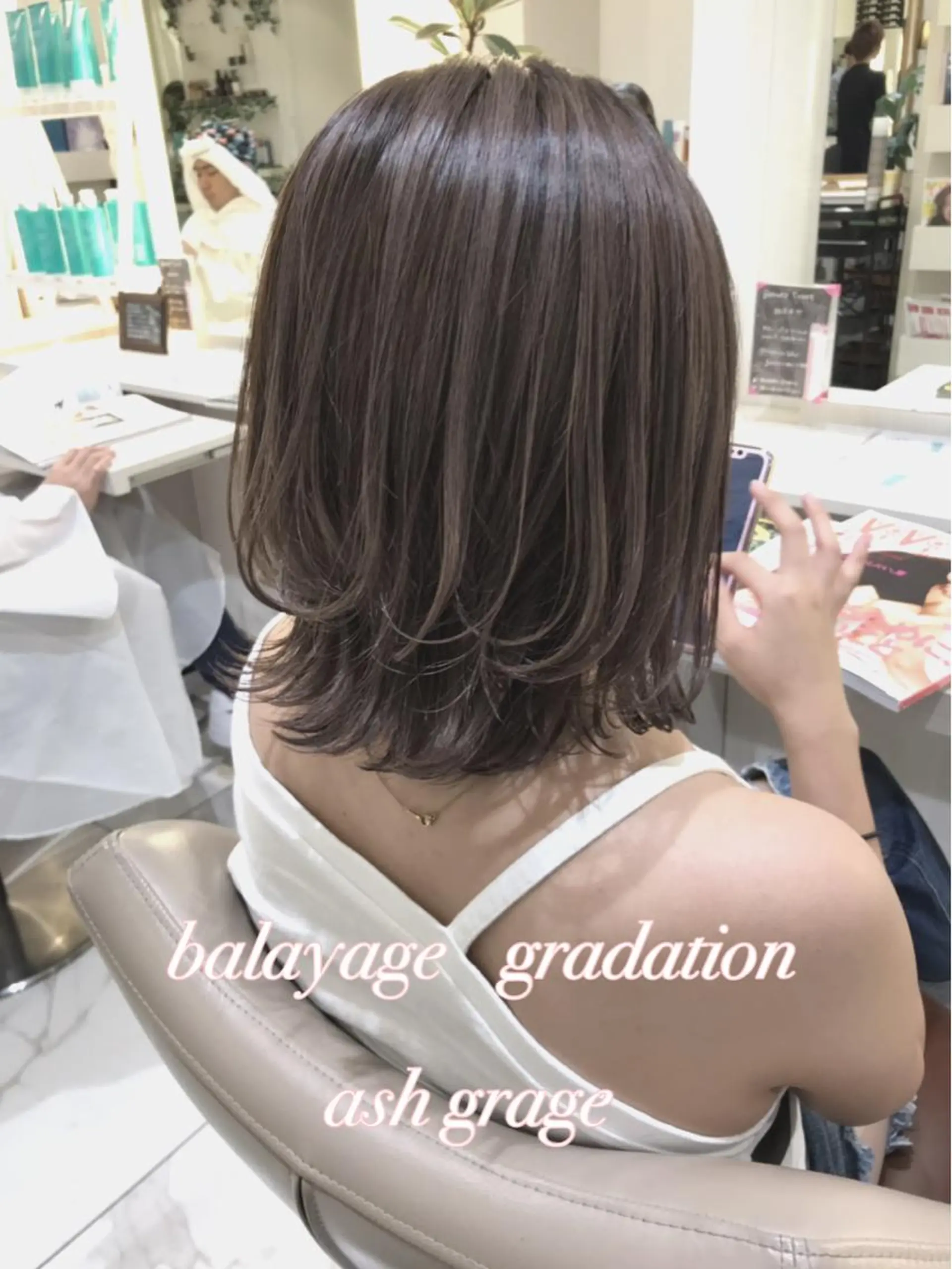 ショート カラー アッシュ アッシュグレー アッシュグレージュ バレイヤージュ グラデーションカラー カット ヘアカラー 山崎俊輔/髪質改善 /バレイヤージュのヘアスタイル